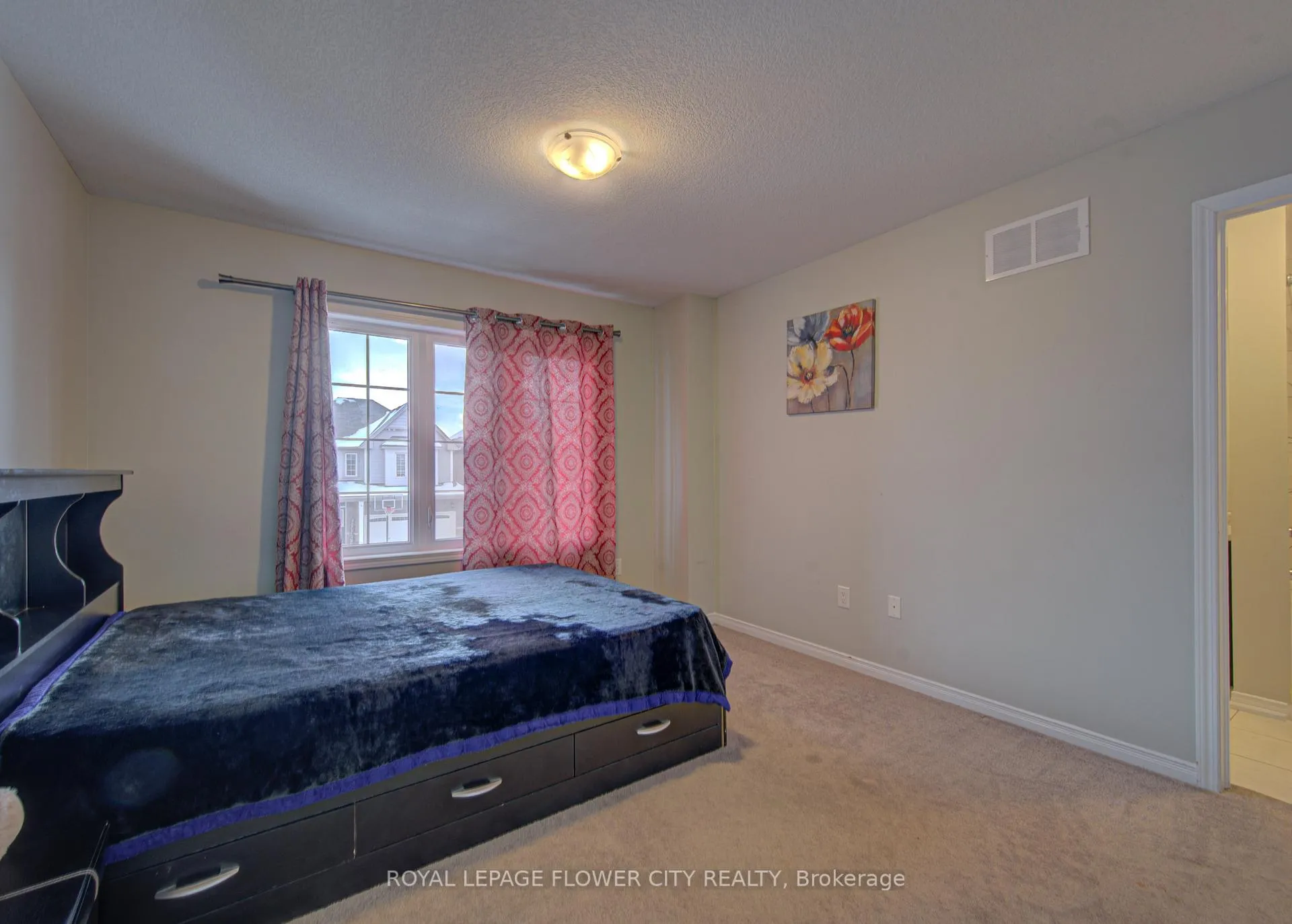 Photo 25 of 20 Munro Circle, Brantford, Shellard Lane — HOMEH