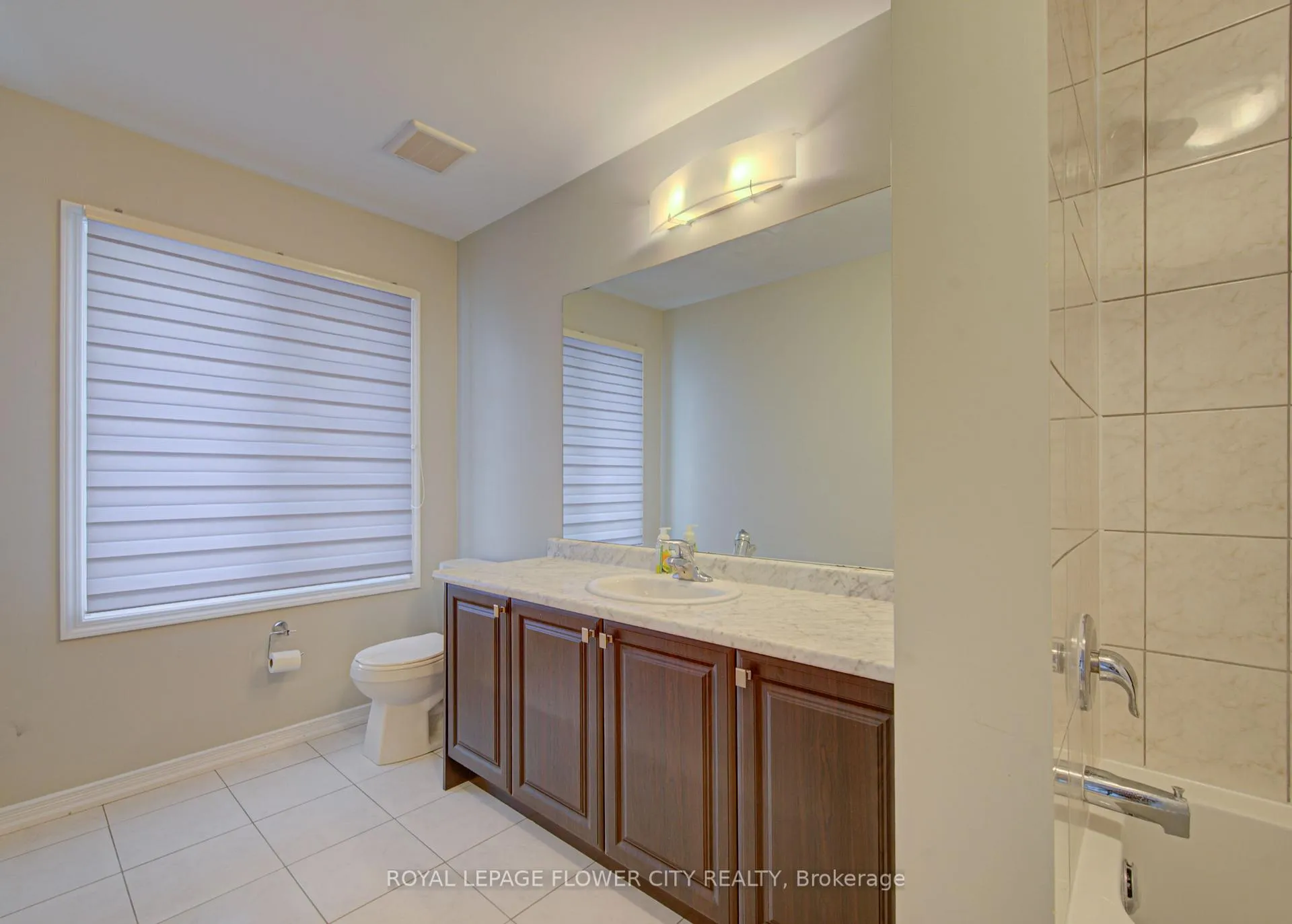 Photo 27 of 20 Munro Circle, Brantford, Shellard Lane — HOMEH