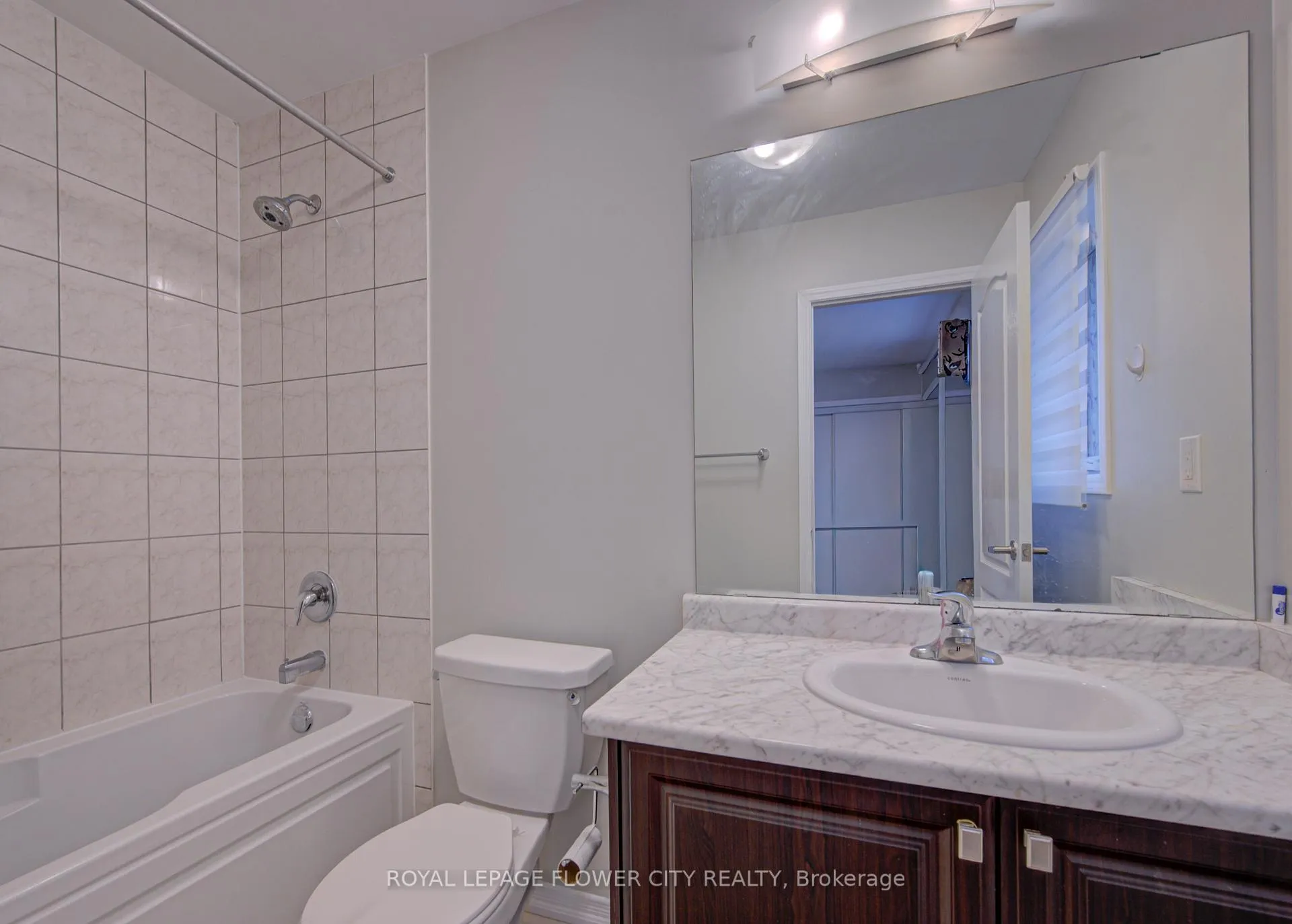 Photo 30 of 20 Munro Circle, Brantford, Shellard Lane — HOMEH