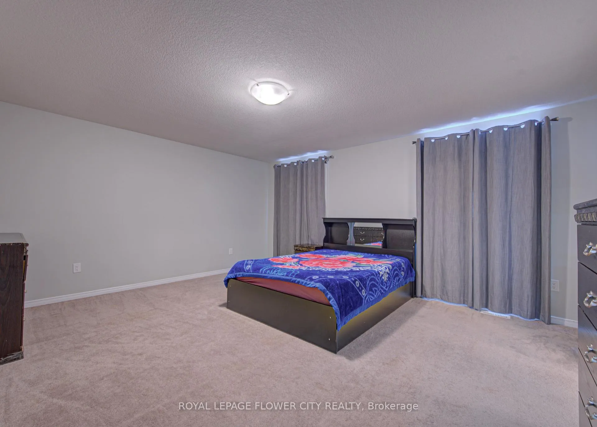 Photo 33 of 20 Munro Circle, Brantford, Shellard Lane — HOMEH