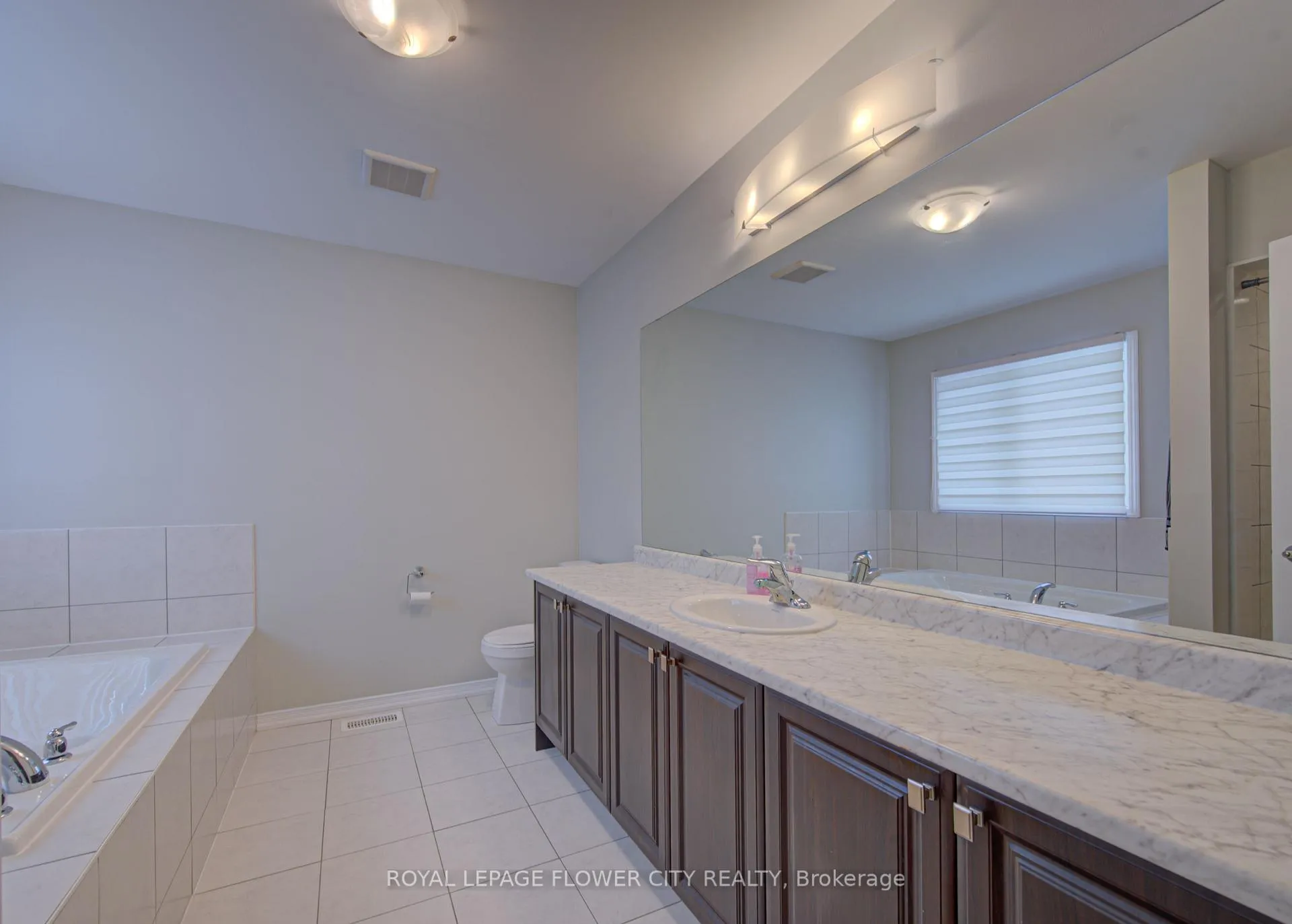 Photo 36 of 20 Munro Circle, Brantford, Shellard Lane — HOMEH