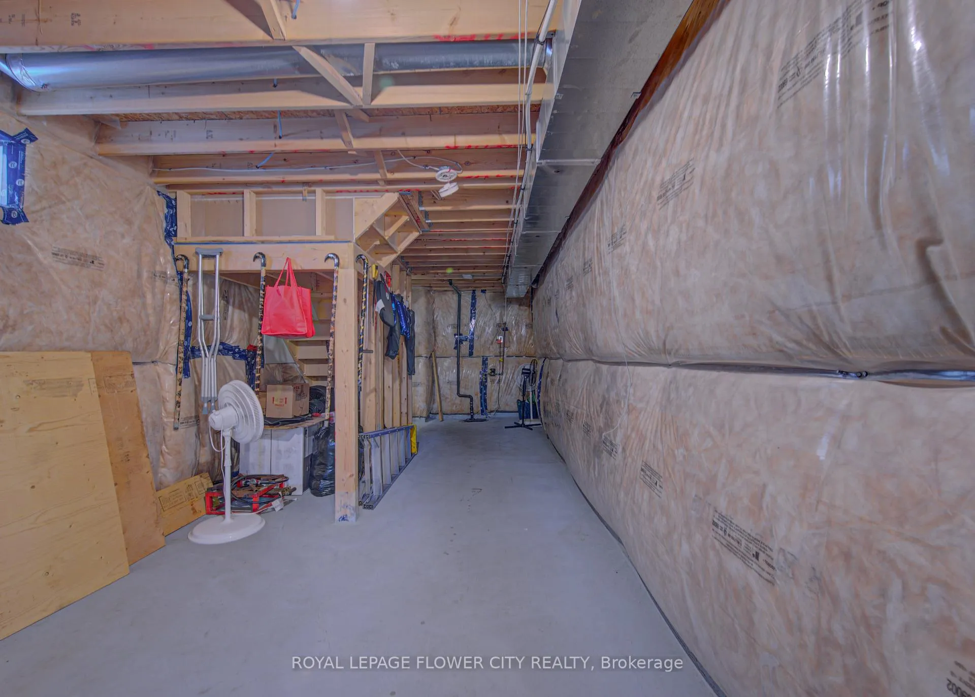 Photo 40 of 20 Munro Circle, Brantford, Shellard Lane — HOMEH
