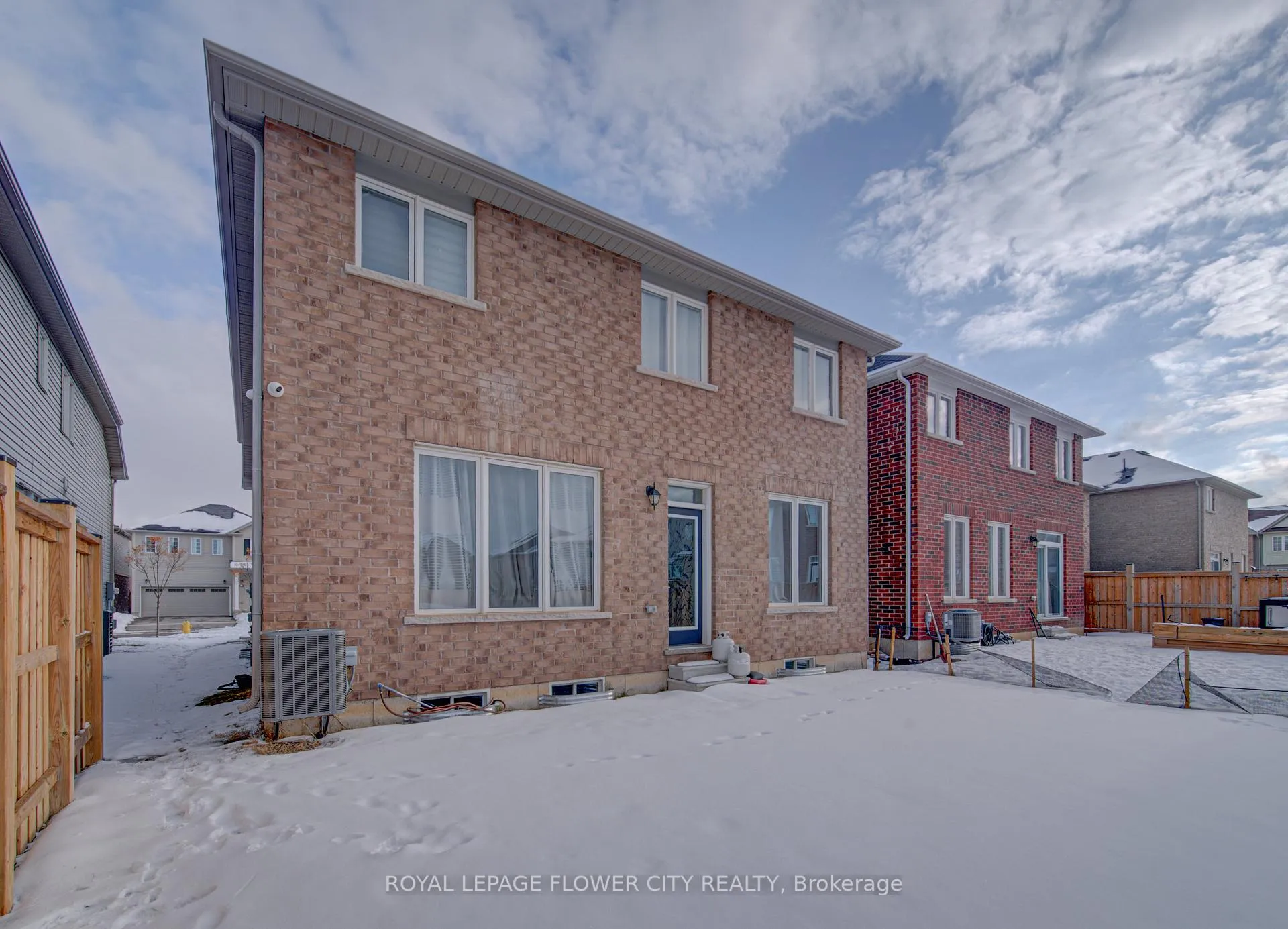 Photo 43 of 20 Munro Circle, Brantford, Shellard Lane — HOMEH