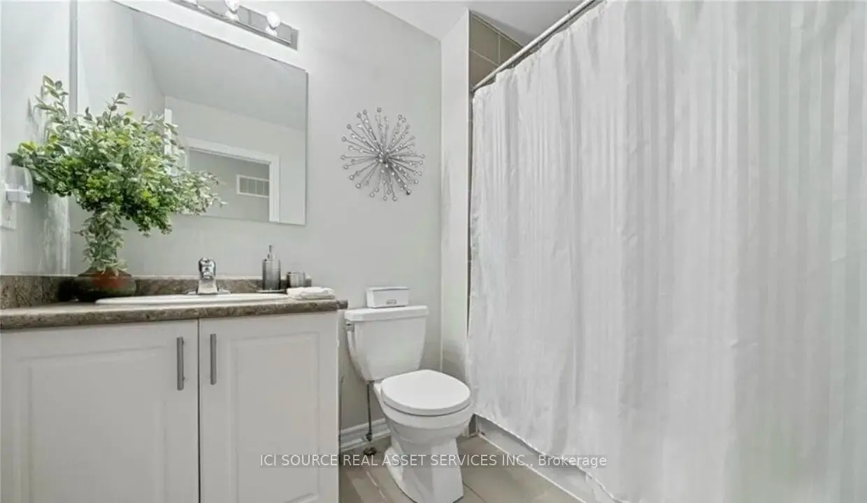 Photo 17 of 20 Savage Drive, Hamilton, Waterdown — HOMEH
