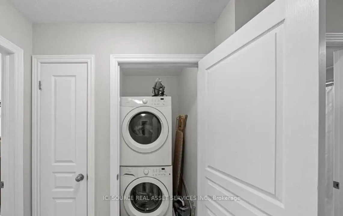 Photo 18 of 20 Savage Drive, Hamilton, Waterdown — HOMEH