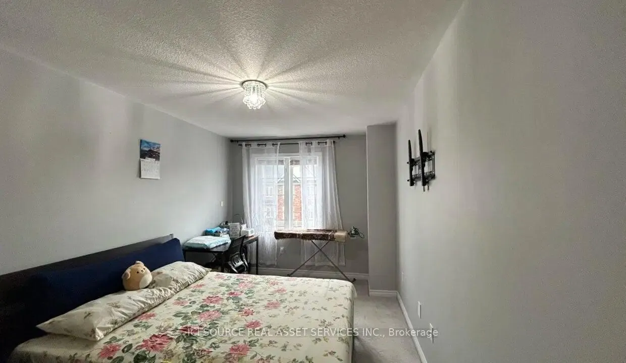 Photo 19 of 20 Savage Drive, Hamilton, Waterdown — HOMEH