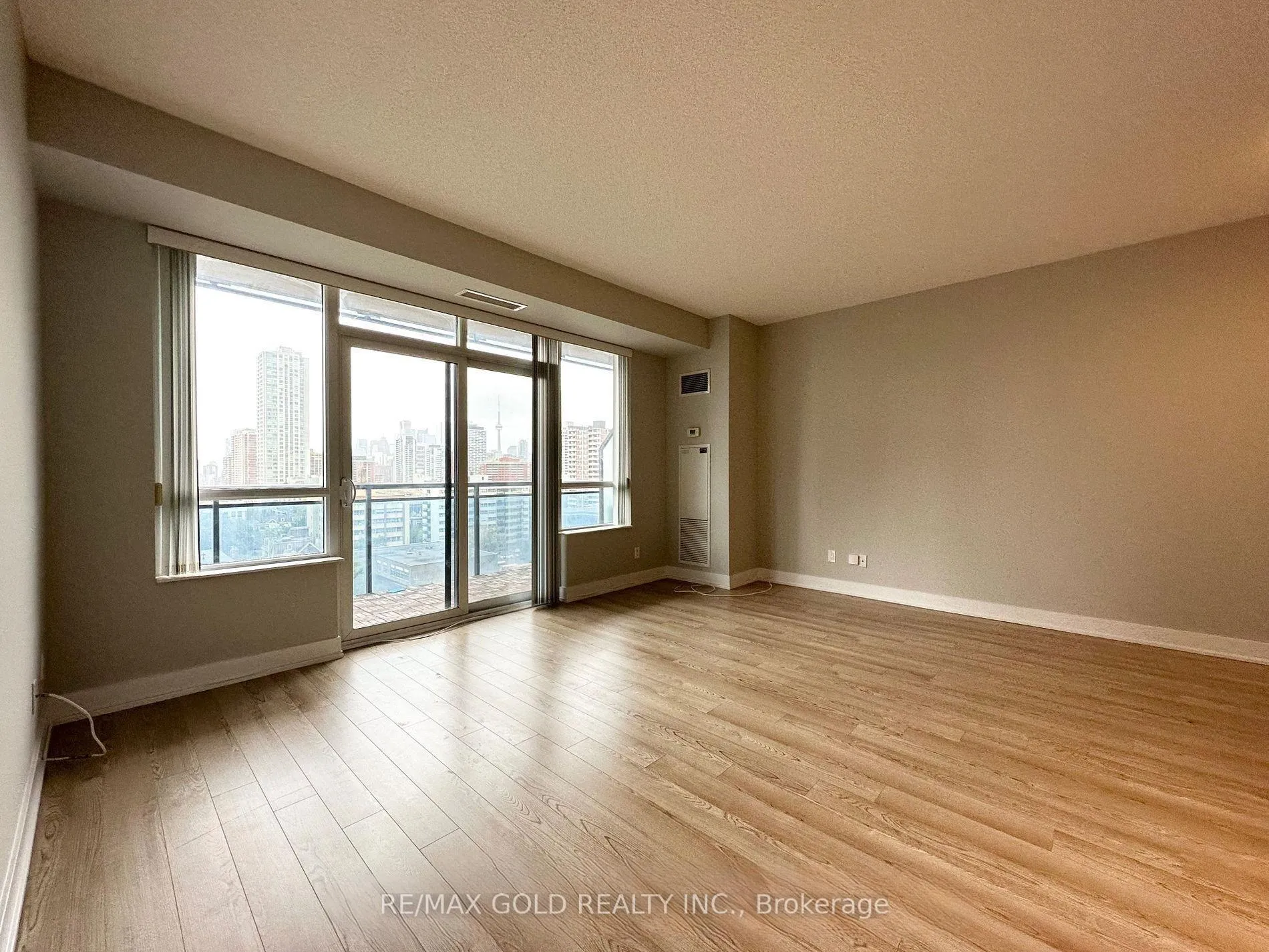 Photo 12 of Unit 904, 28 Linden Street, Toronto, North St. James Town — HOMEH