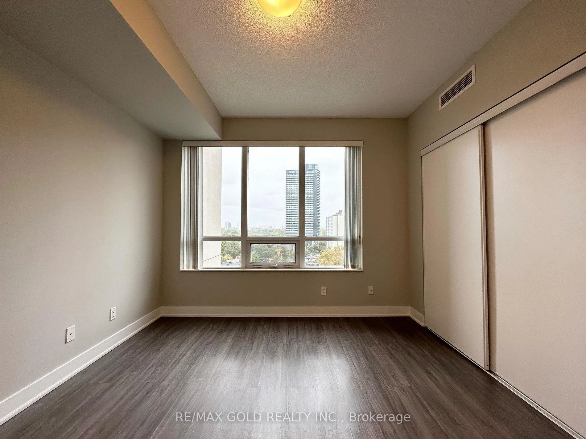 Photo 19 of Unit 904, 28 Linden Street, Toronto, North St. James Town — HOMEH