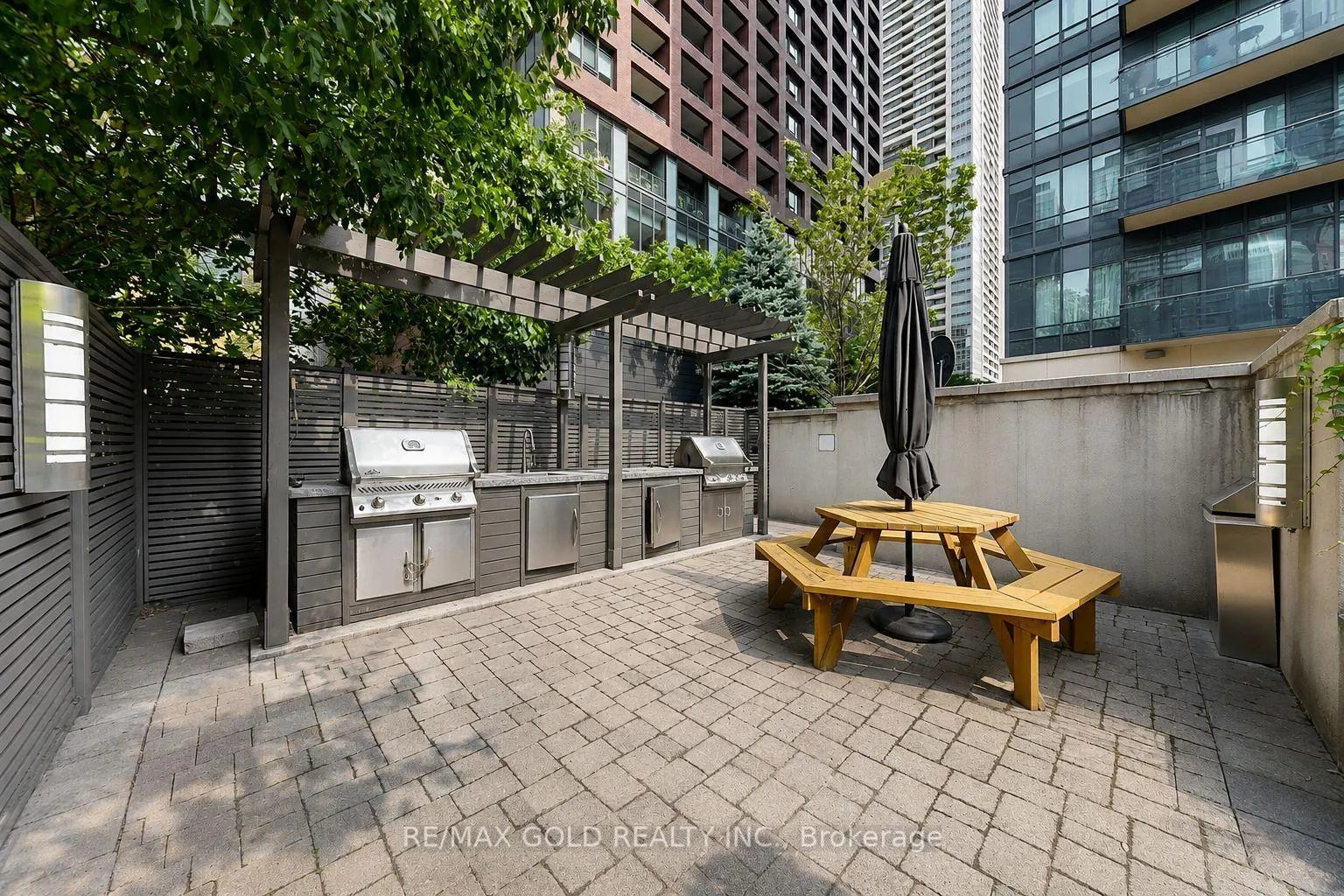 Photo 37 of Unit 904, 28 Linden Street, Toronto, North St. James Town — HOMEH
