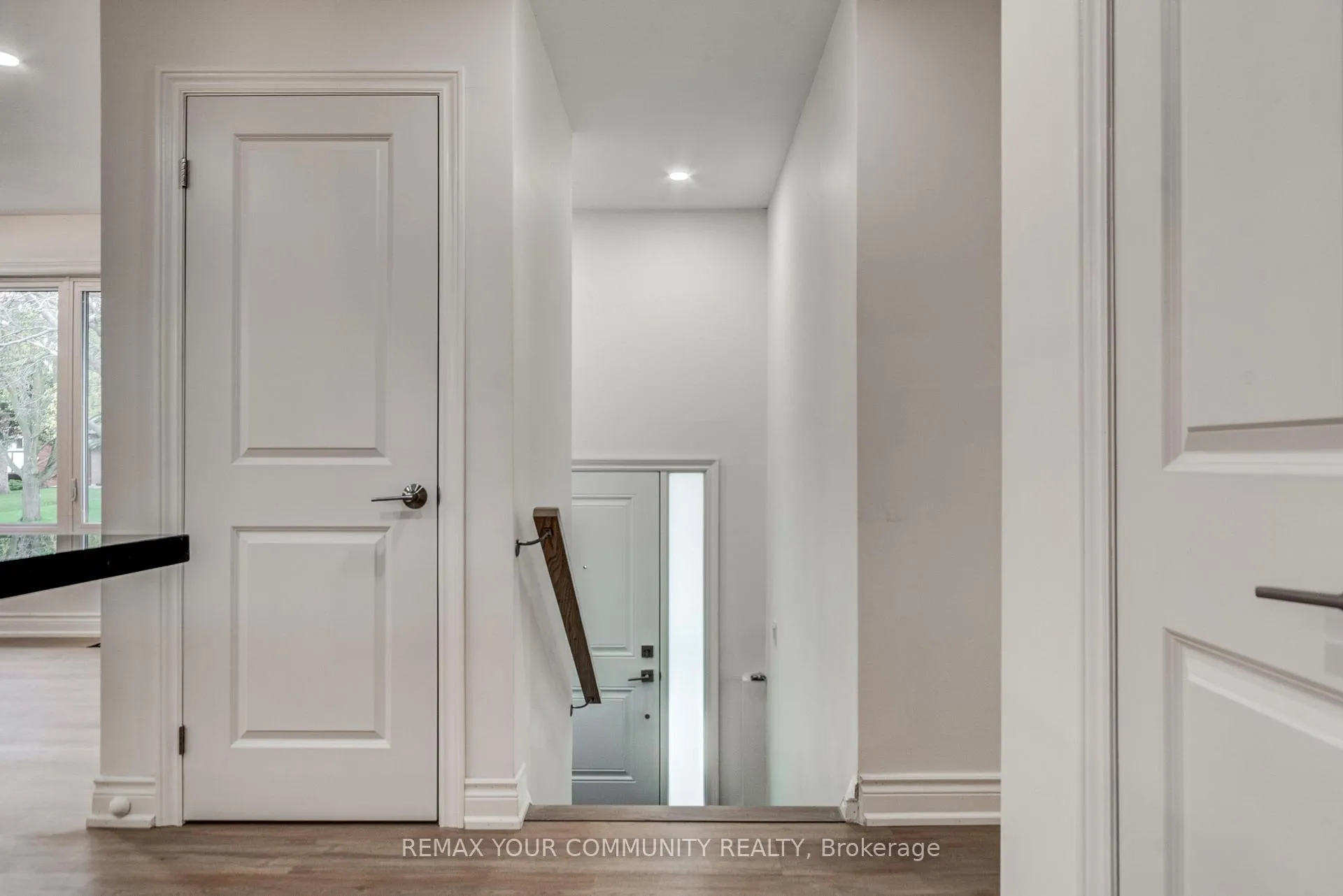 Photo 3 of 18 Ironshield Crescent, Markham, Royal Orchard — HOMEH