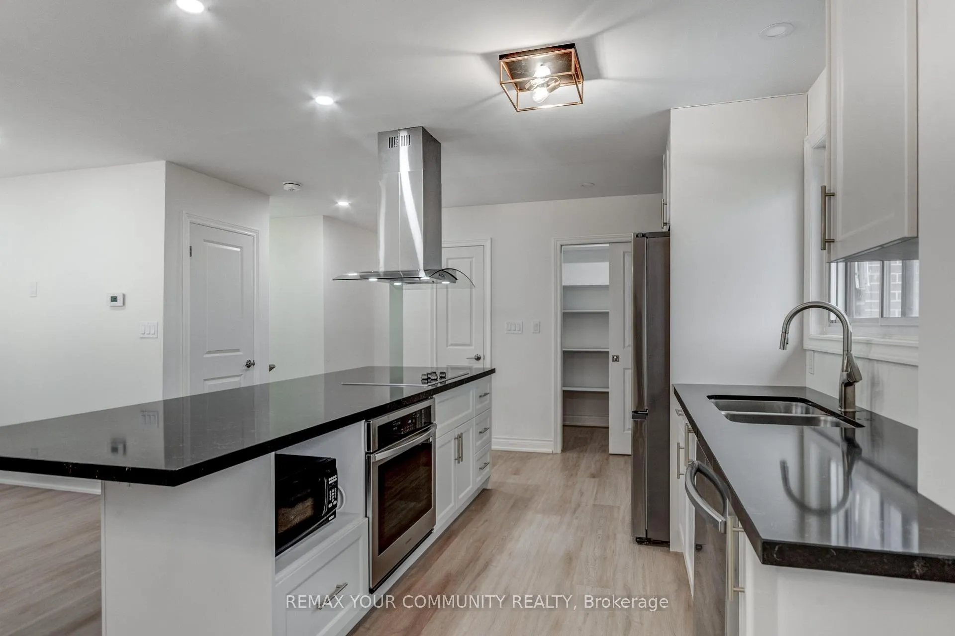 Photo 6 of 18 Ironshield Crescent, Markham, Royal Orchard — HOMEH