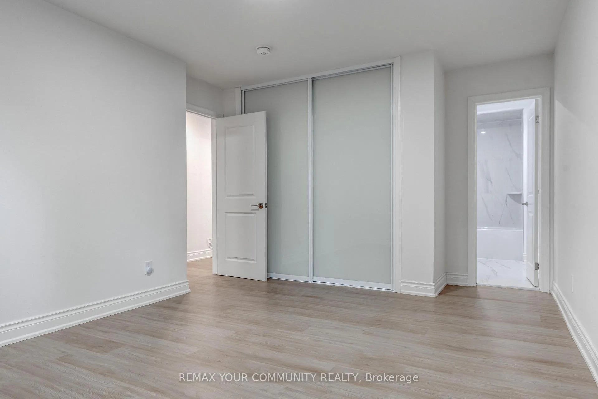 Photo 14 of 18 Ironshield Crescent, Markham, Royal Orchard — HOMEH