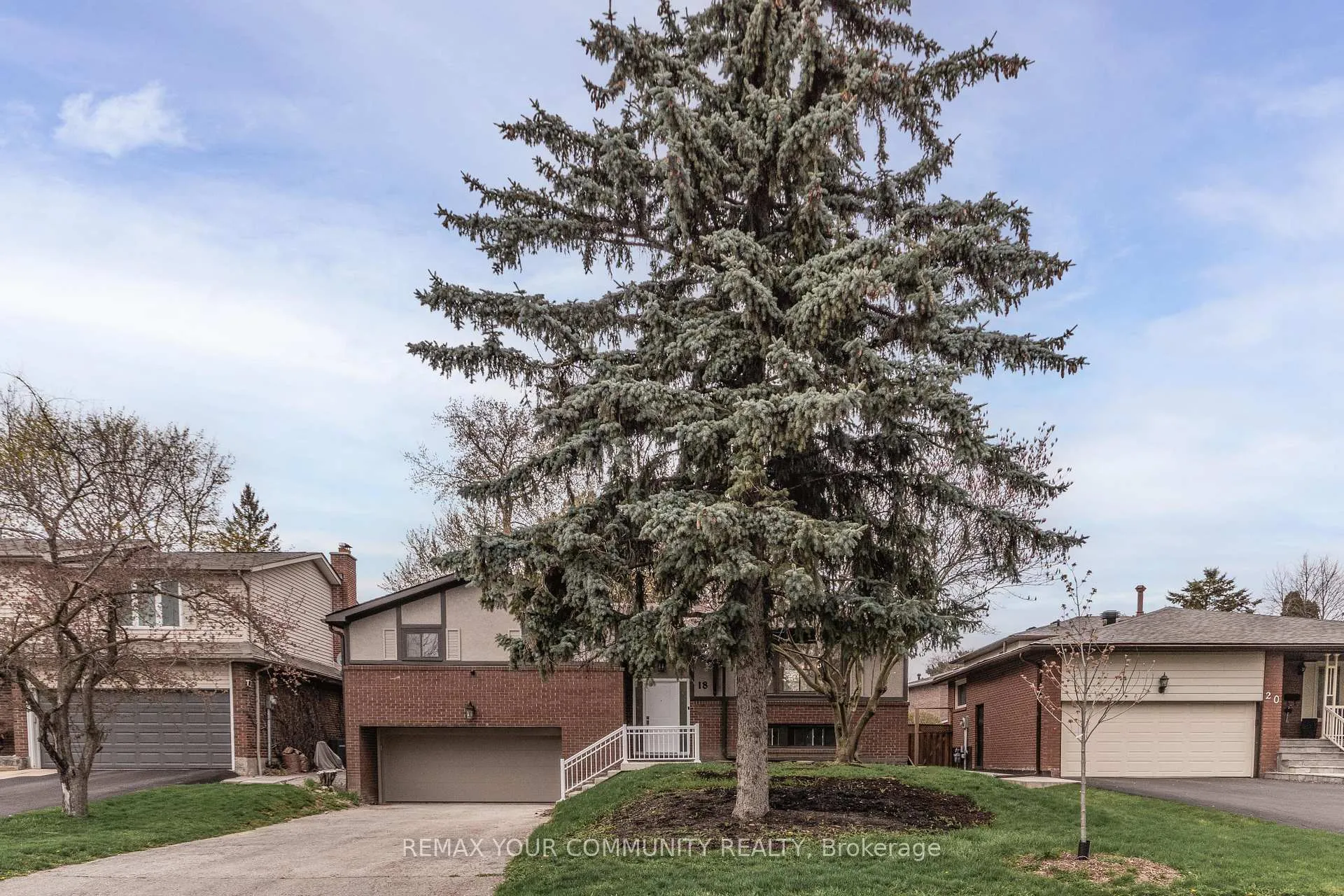 Photo 18 of 18 Ironshield Crescent, Markham, Royal Orchard — HOMEH