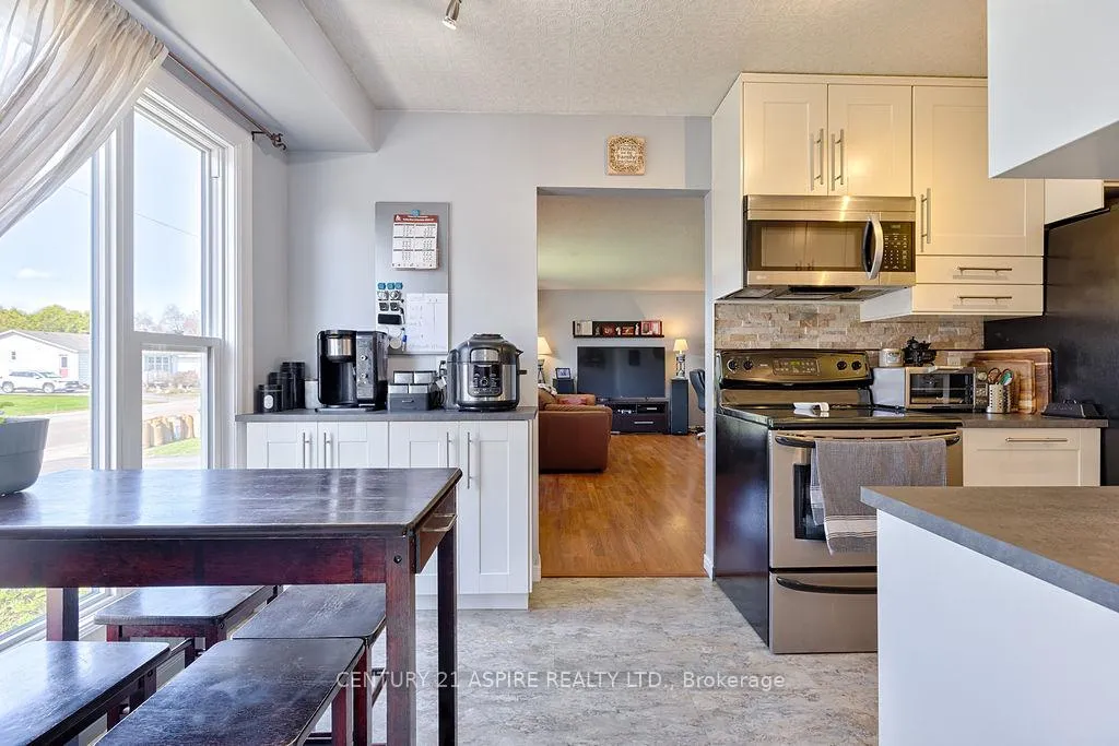 Photo 4 of 62 Herman Street, Petawawa — HOMEH