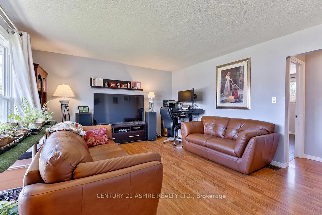 Photo 8 of 62 Herman Street, Petawawa — HOMEH