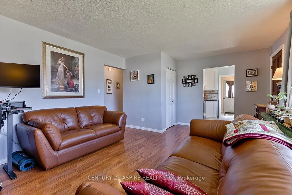 Photo 10 of 62 Herman Street, Petawawa — HOMEH
