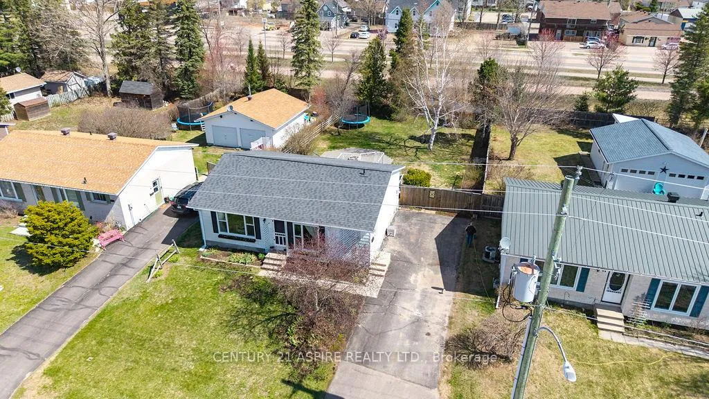 Photo 33 of 62 Herman Street, Petawawa — HOMEH