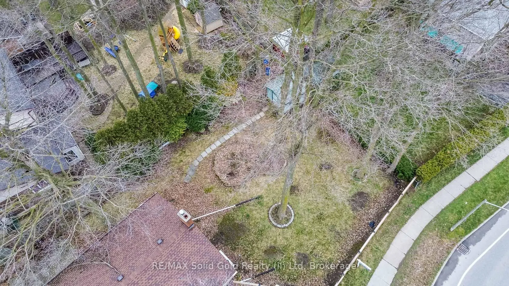 Photo 3 of 462 Hazel Street, Waterloo, Lakeshore Village — HOMEH