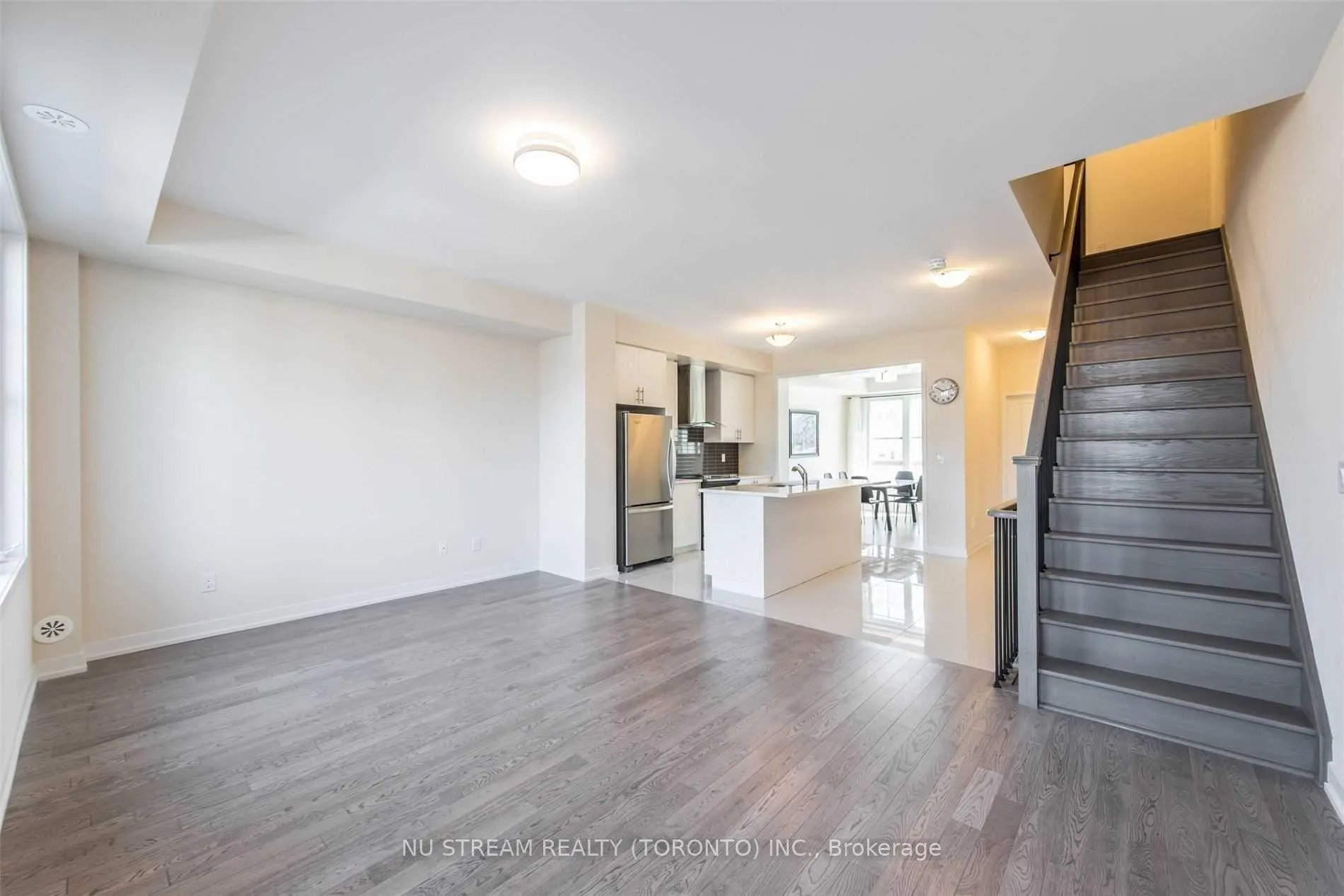 Photo 8 of 10578 Bathurst Street, Vaughan, Patterson — HOMEH