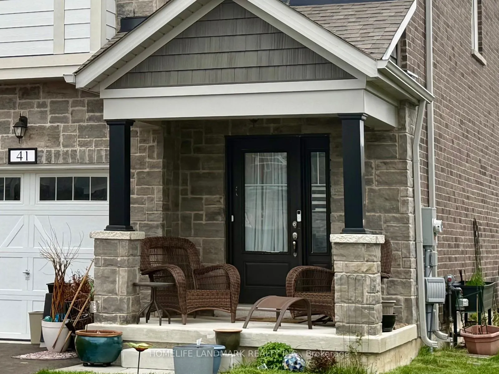 Photo 2 of 41 Sapphire Way, Thorold, Rolling Meadows — HOMEH