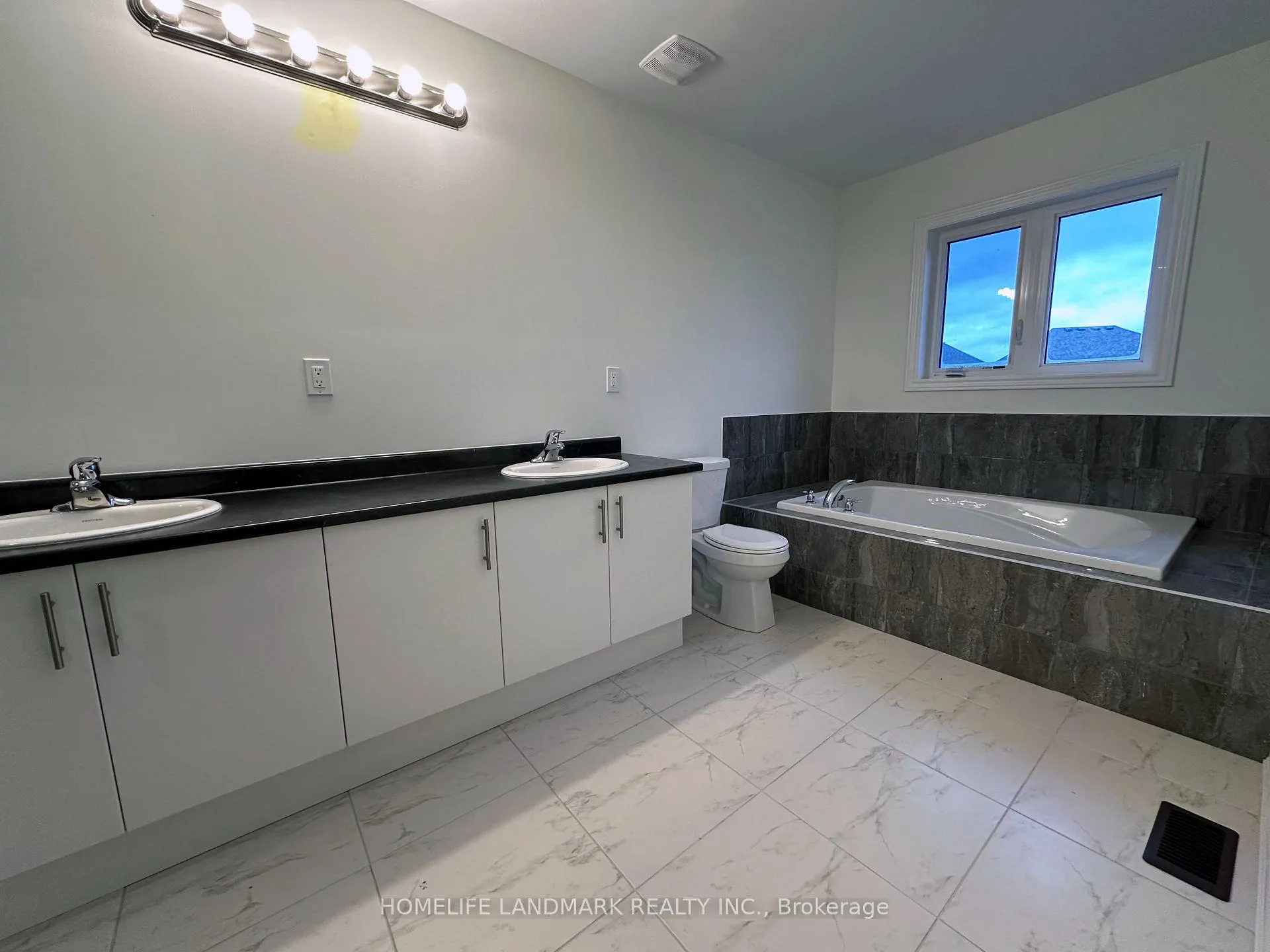 Photo 19 of 41 Sapphire Way, Thorold, Rolling Meadows — HOMEH