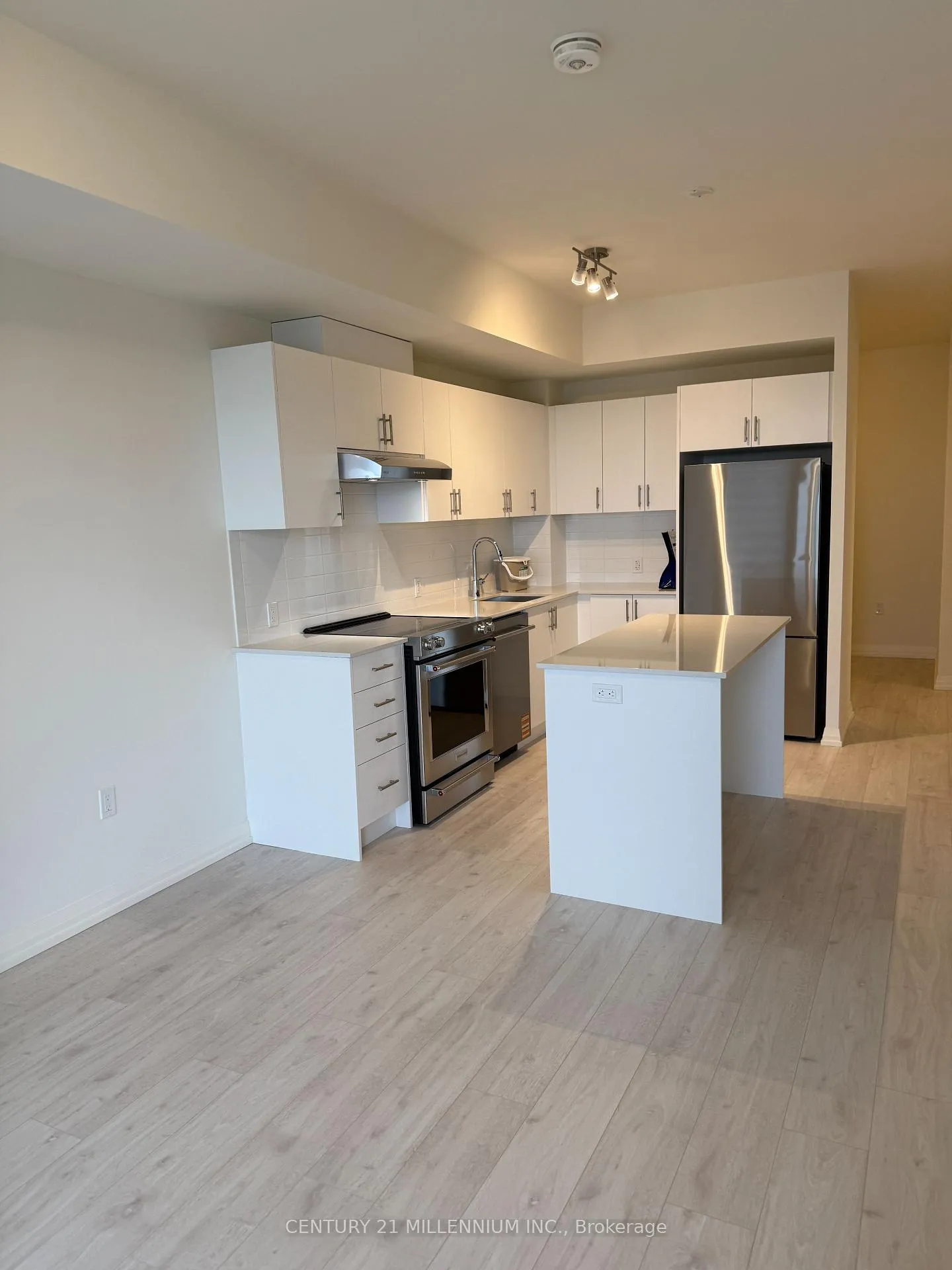 Photo 13 of Unit 2012, 27 Korda Gate, Vaughan, Vellore Village — HOMEH