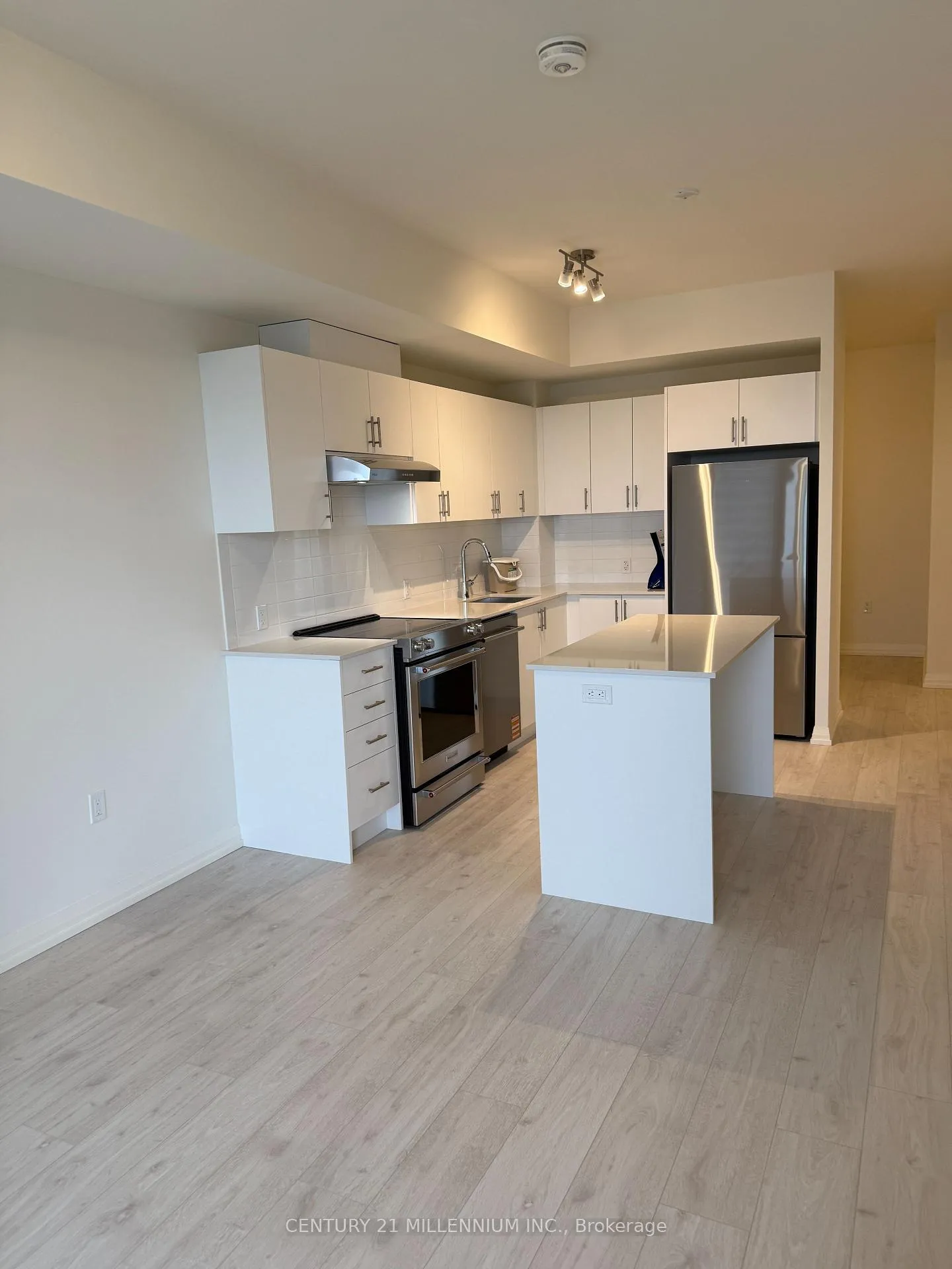 Photo 14 of Unit 2012, 27 Korda Gate, Vaughan, Vellore Village — HOMEH