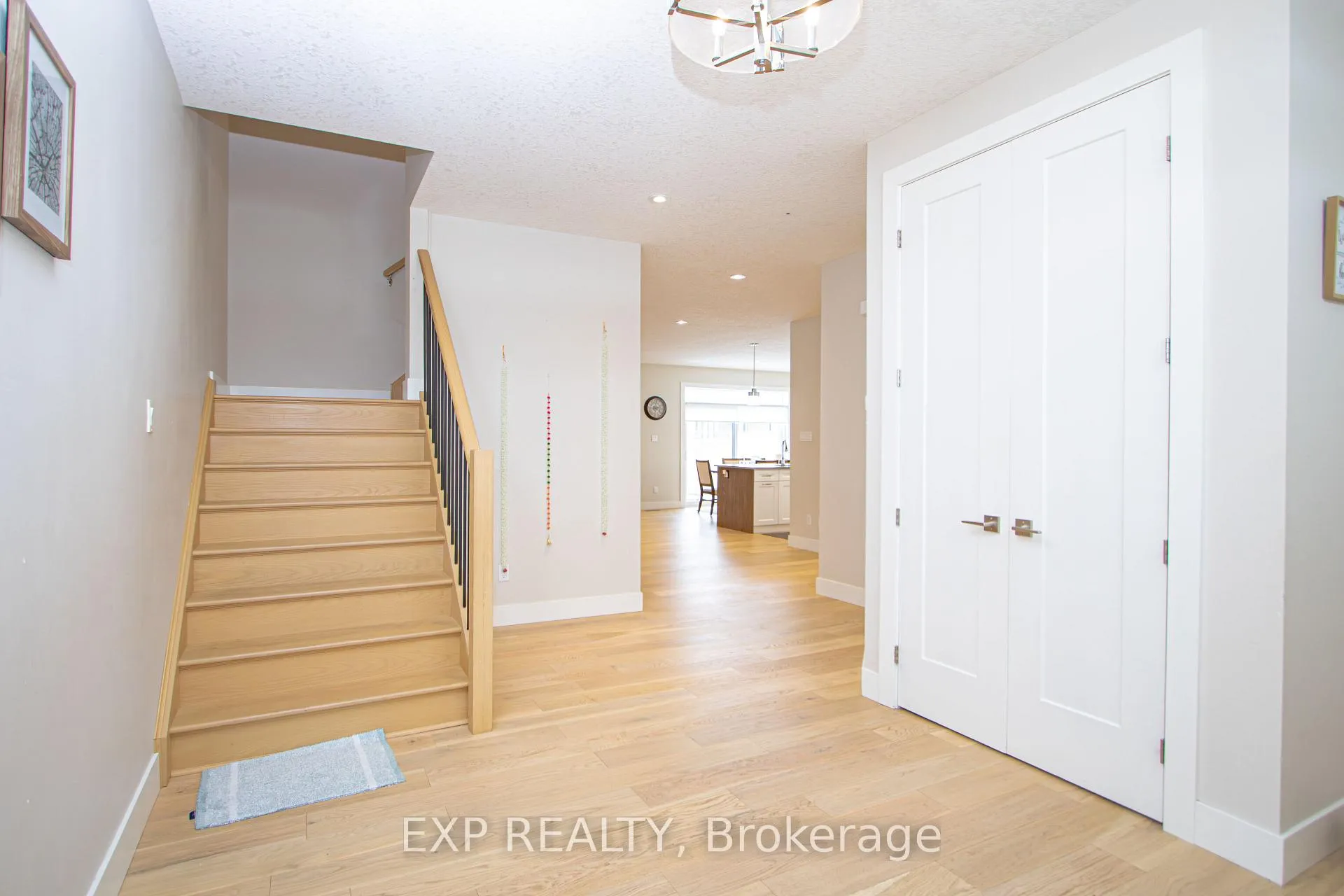 Photo 9 of 3291 Regiment Road, London, South V — HOMEH
