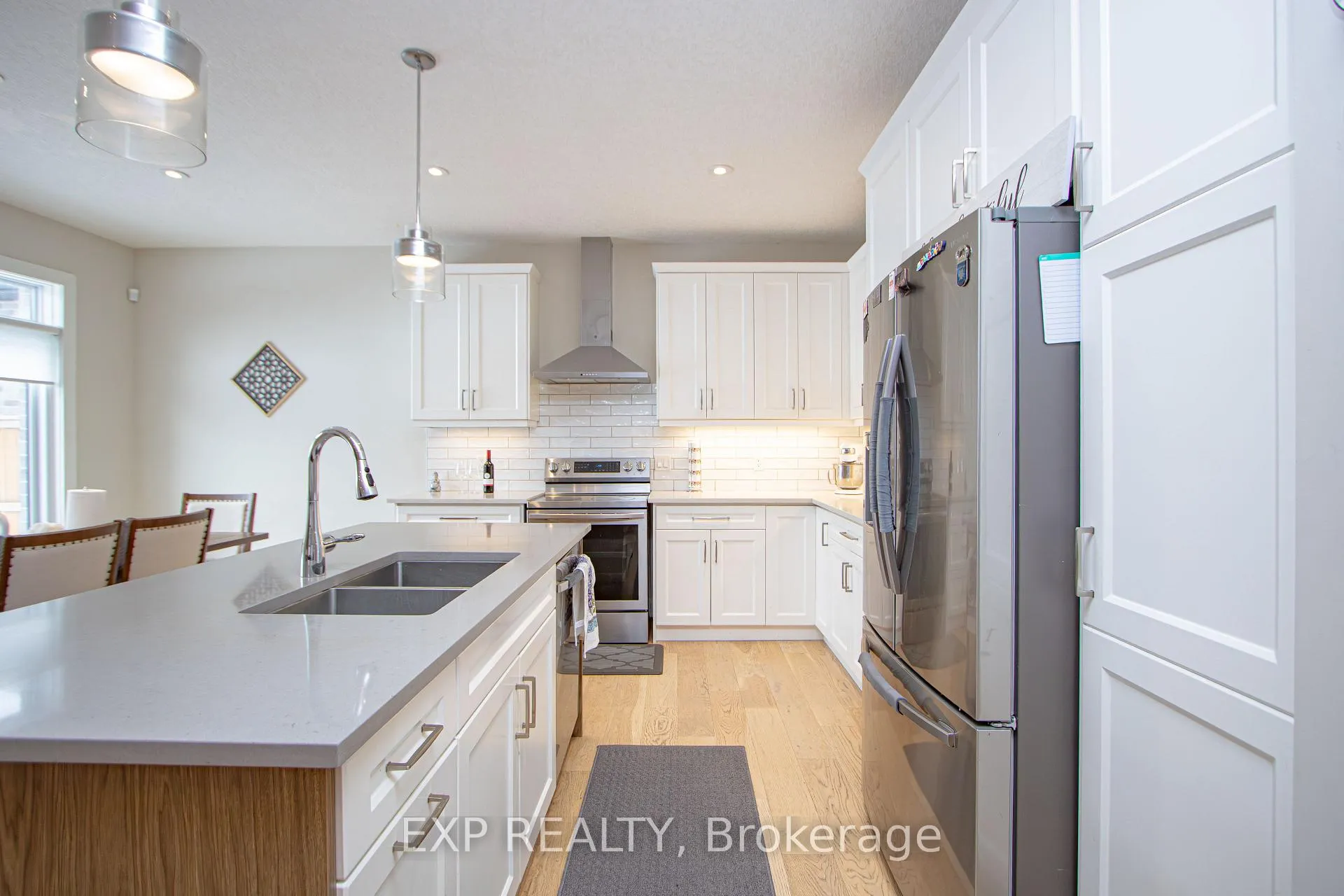 Photo 10 of 3291 Regiment Road, London, South V — HOMEH