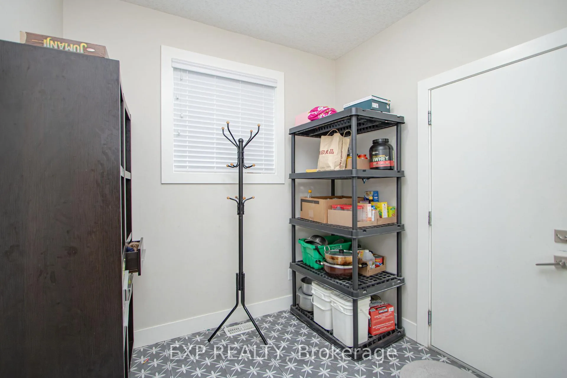 Photo 16 of 3291 Regiment Road, London, South V — HOMEH