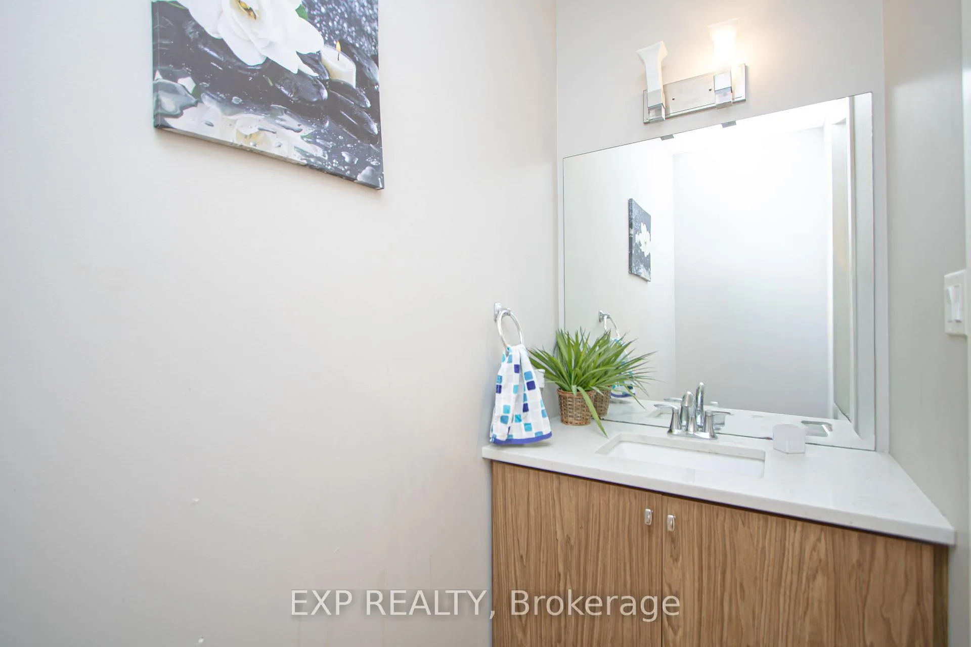 Photo 17 of 3291 Regiment Road, London, South V — HOMEH