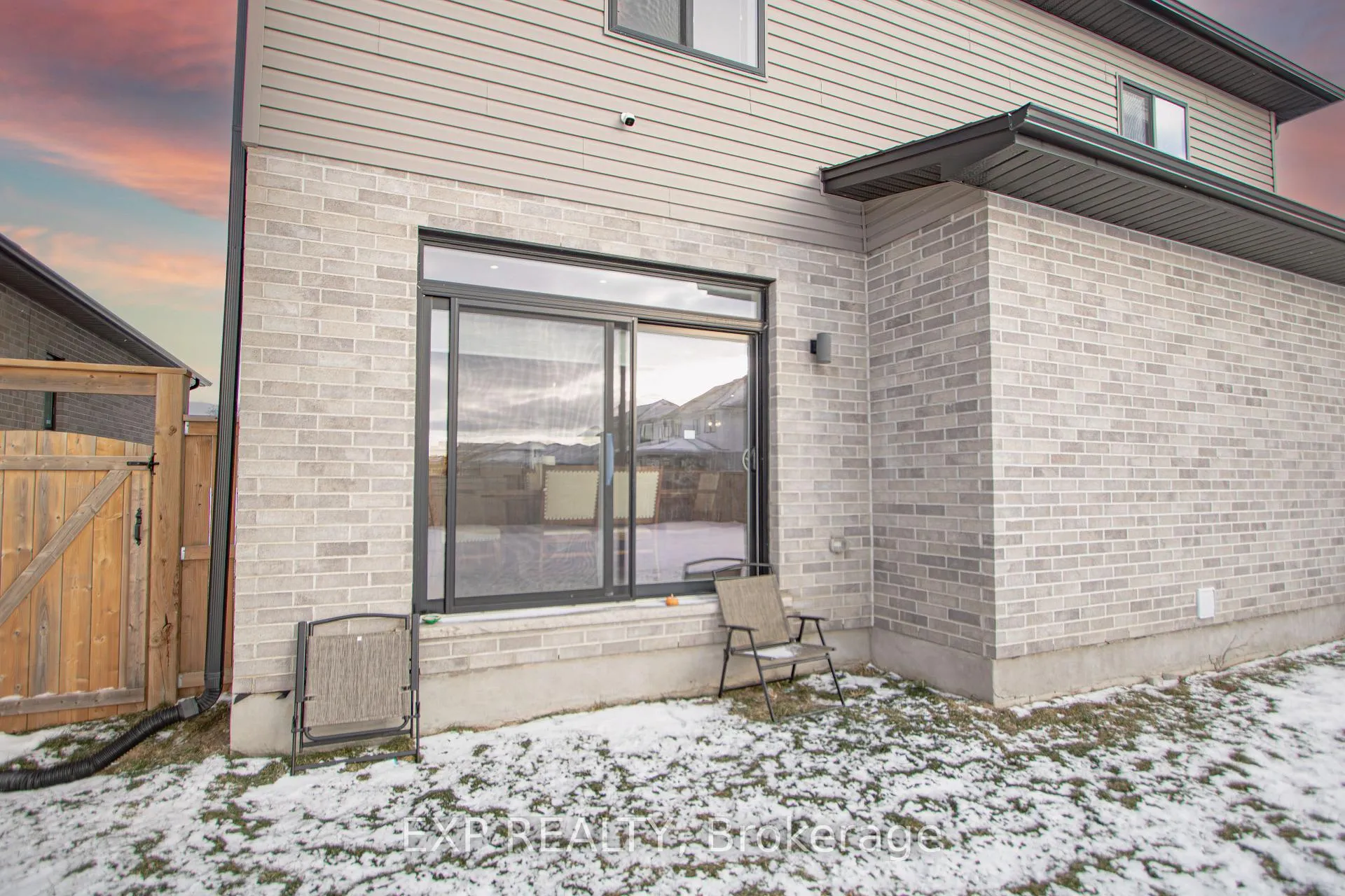 Photo 35 of 3291 Regiment Road, London, South V — HOMEH