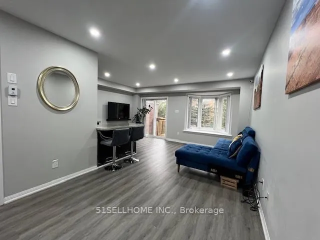 Photo 32 of 17 Winn Place, Aurora, Bayview Northeast — HOMEH