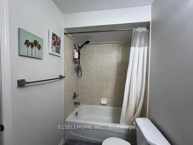 Photo 12 of 17 Winn Place, Aurora, Bayview Northeast — HOMEH