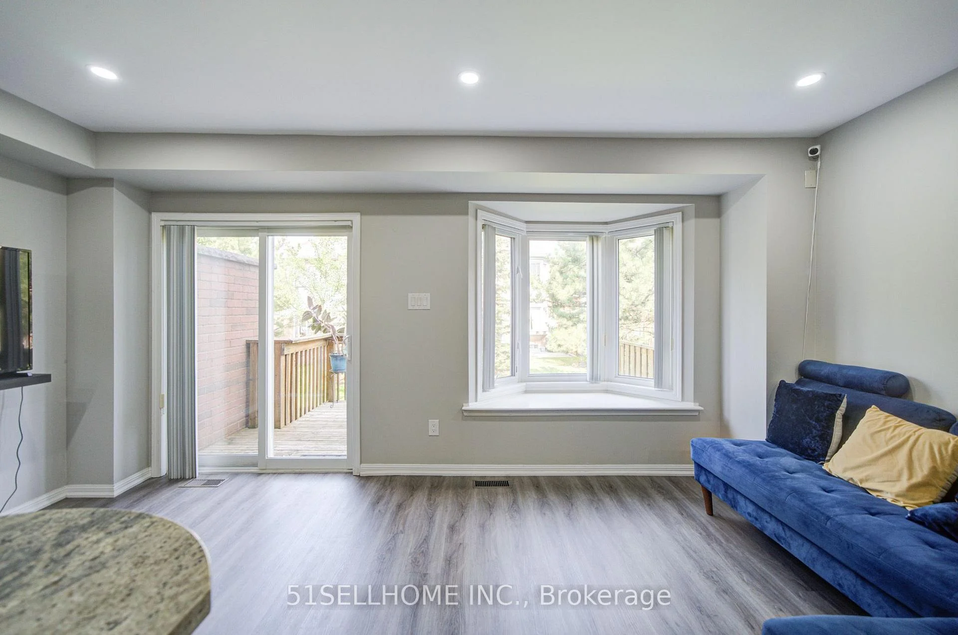 Photo 19 of 17 Winn Place, Aurora, Bayview Northeast — HOMEH