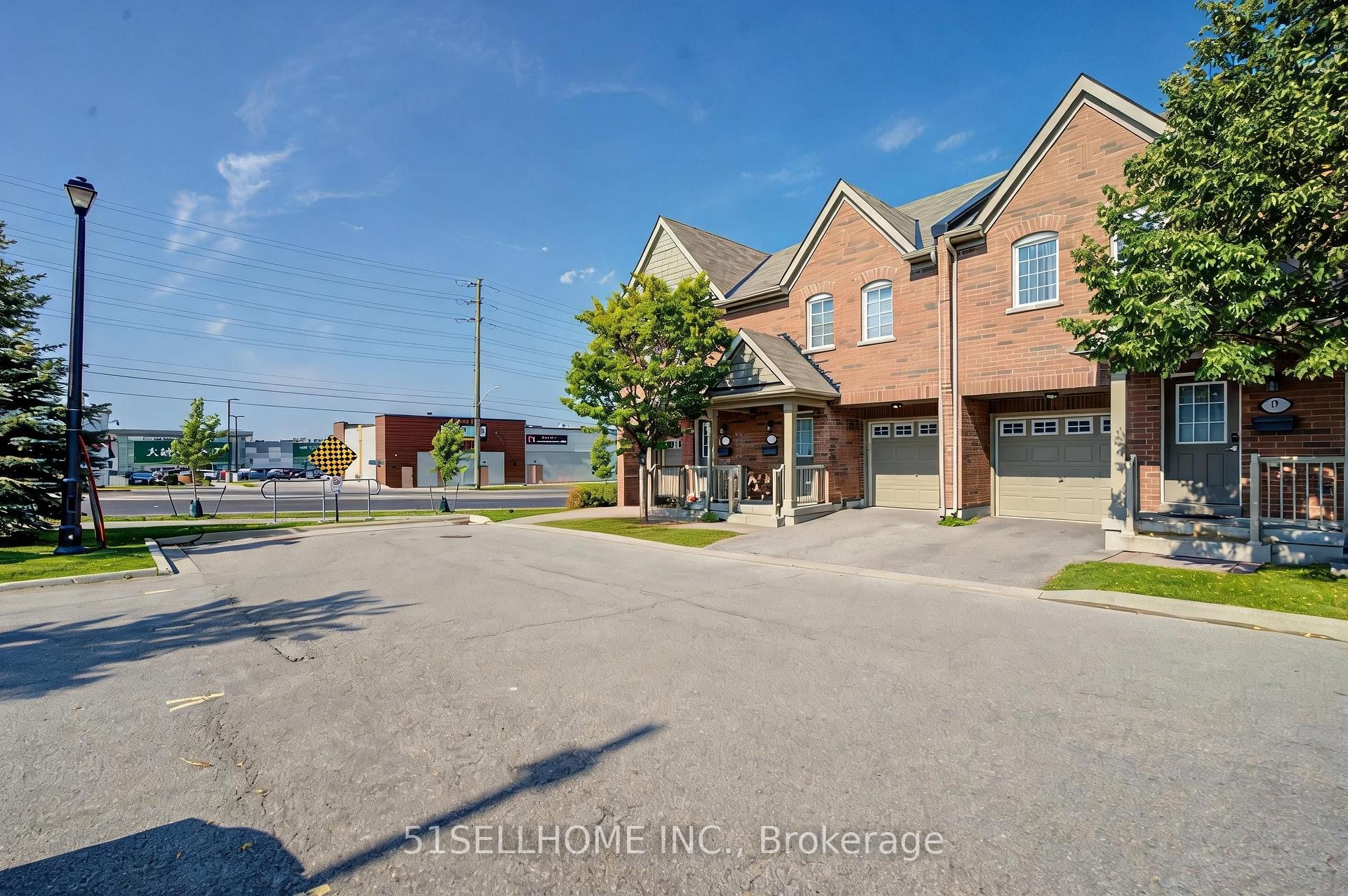 Photo 6 of 17 Winn Place, Aurora, Bayview Northeast — HOMEH