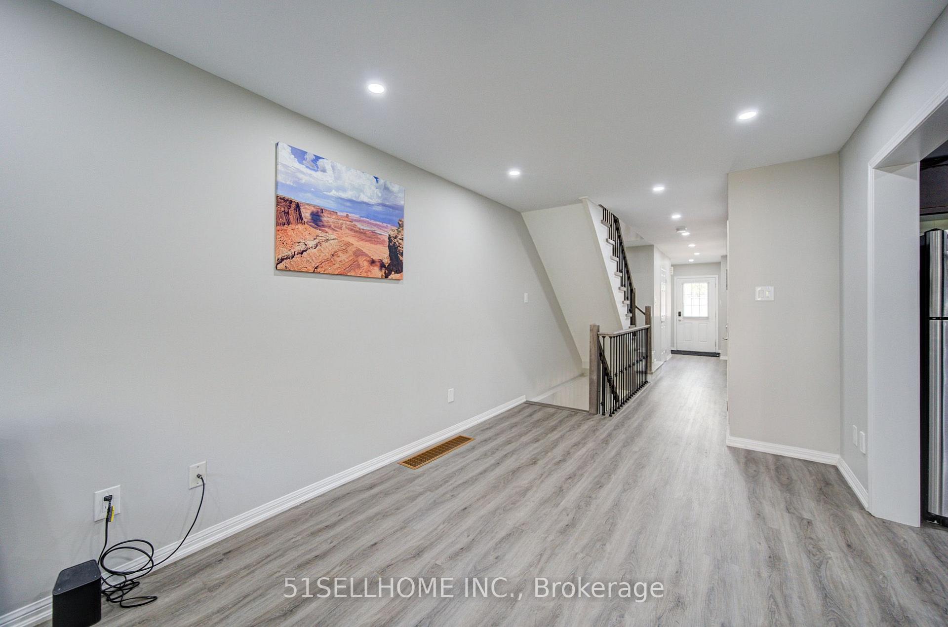 Photo 34 of 17 Winn Place, Aurora, Bayview Northeast — HOMEH