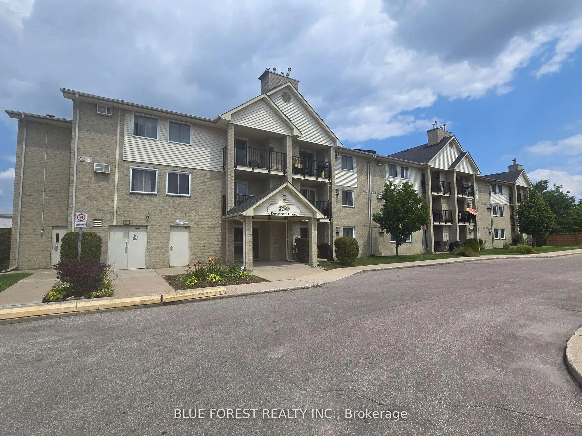 Photo 1 of Unit 209, 739 Deveron Crescent, London, South T — HOMEH