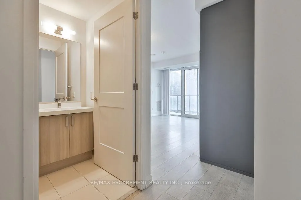 Photo 3 of Unit 2004, 7895 Jane Street, Vaughan, Concord — HOMEH