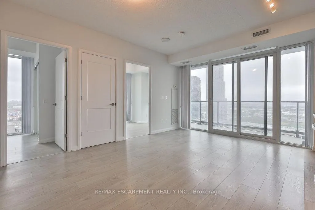 Photo 4 of Unit 2004, 7895 Jane Street, Vaughan, Concord — HOMEH