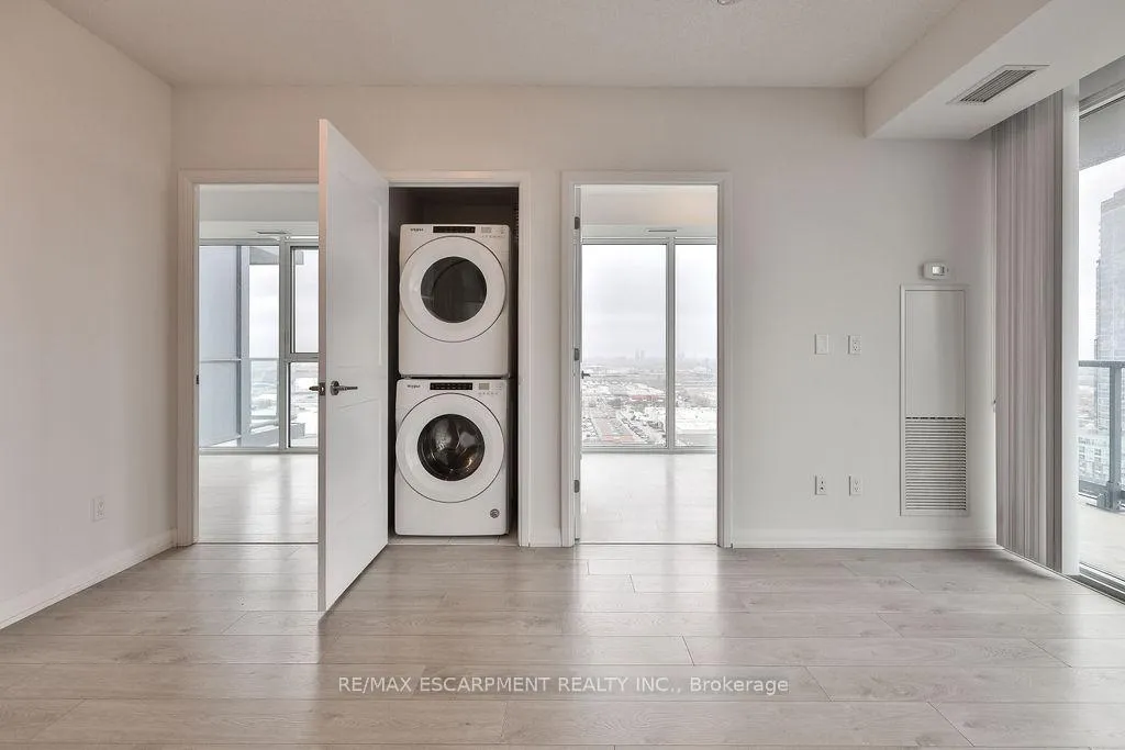 Photo 12 of Unit 2004, 7895 Jane Street, Vaughan, Concord — HOMEH