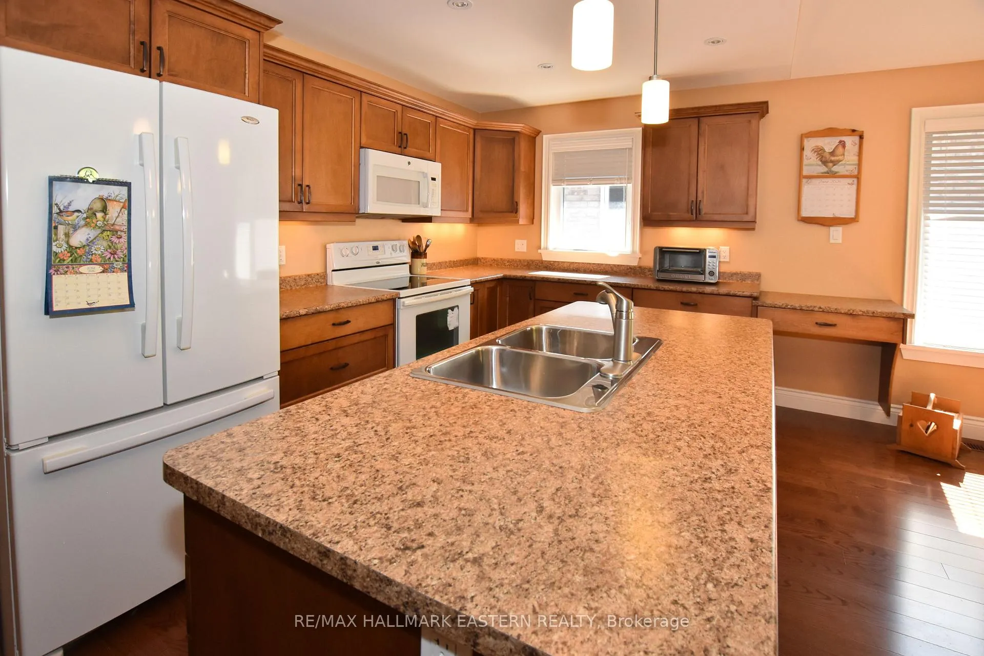 Photo 18 of 428 Raymond Street, Peterborough, Northcrest Ward 5 — HOMEH