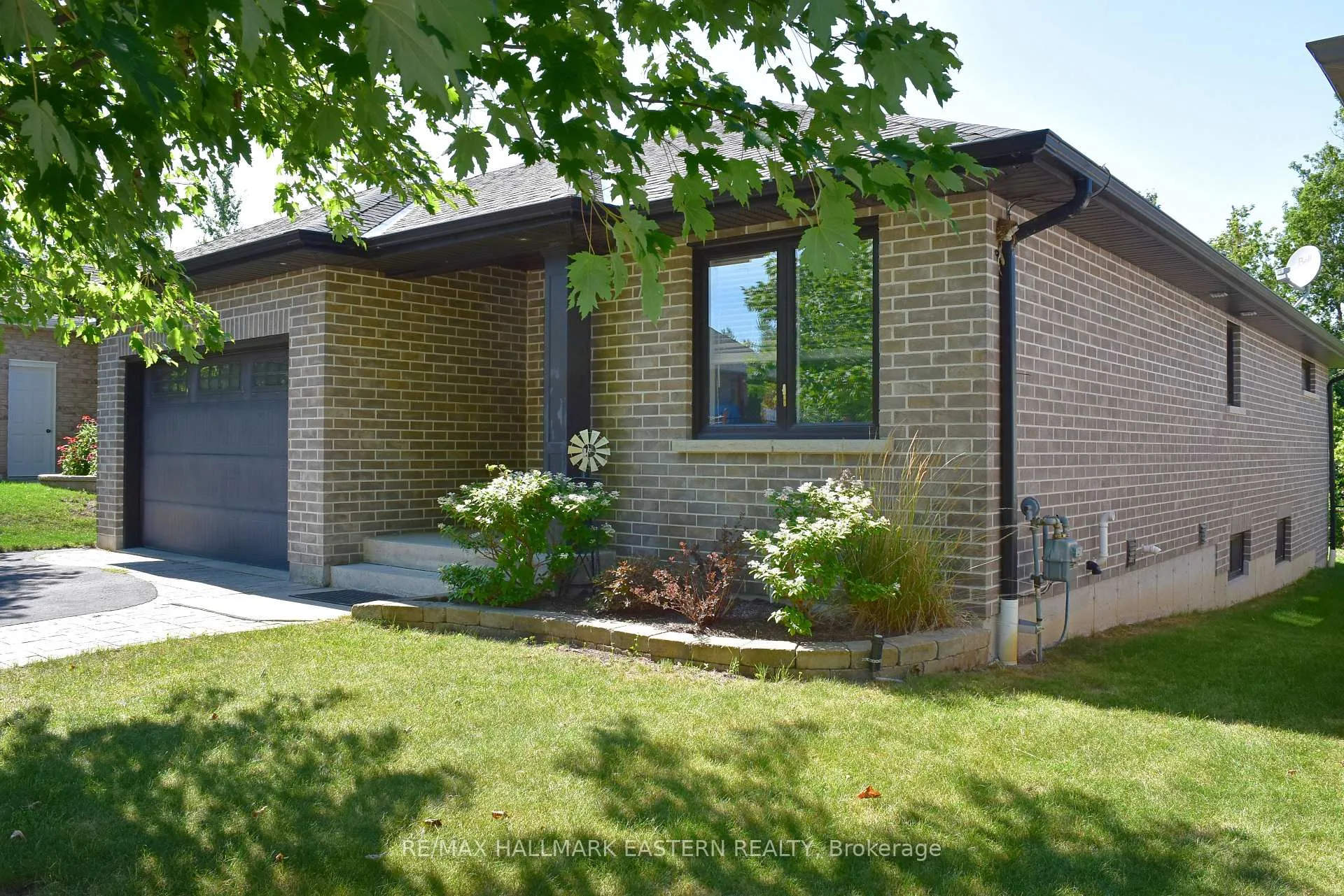 Photo 6 of 428 Raymond Street, Peterborough, Northcrest Ward 5 — HOMEH