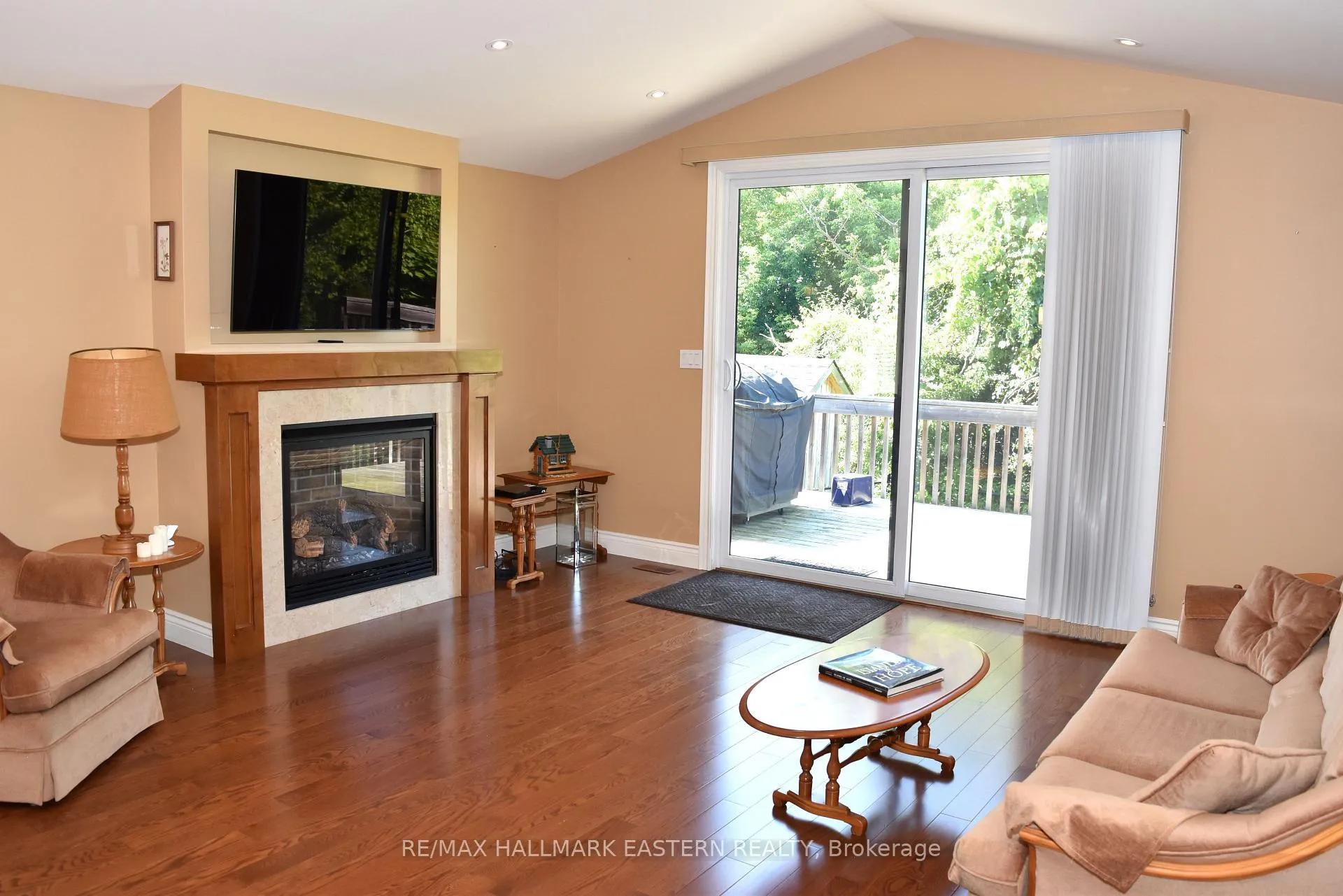 Photo 38 of 428 Raymond Street, Peterborough, Northcrest Ward 5 — HOMEH