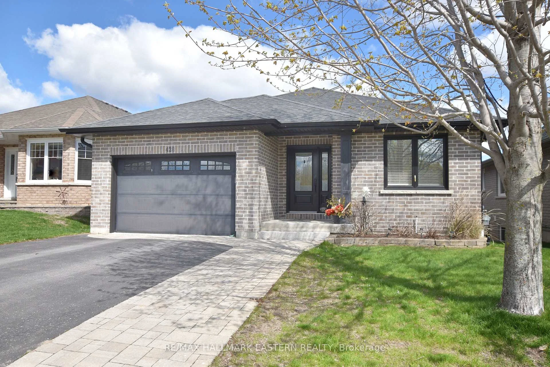 Photo 3 of 428 Raymond Street, Peterborough, Northcrest Ward 5 — HOMEH