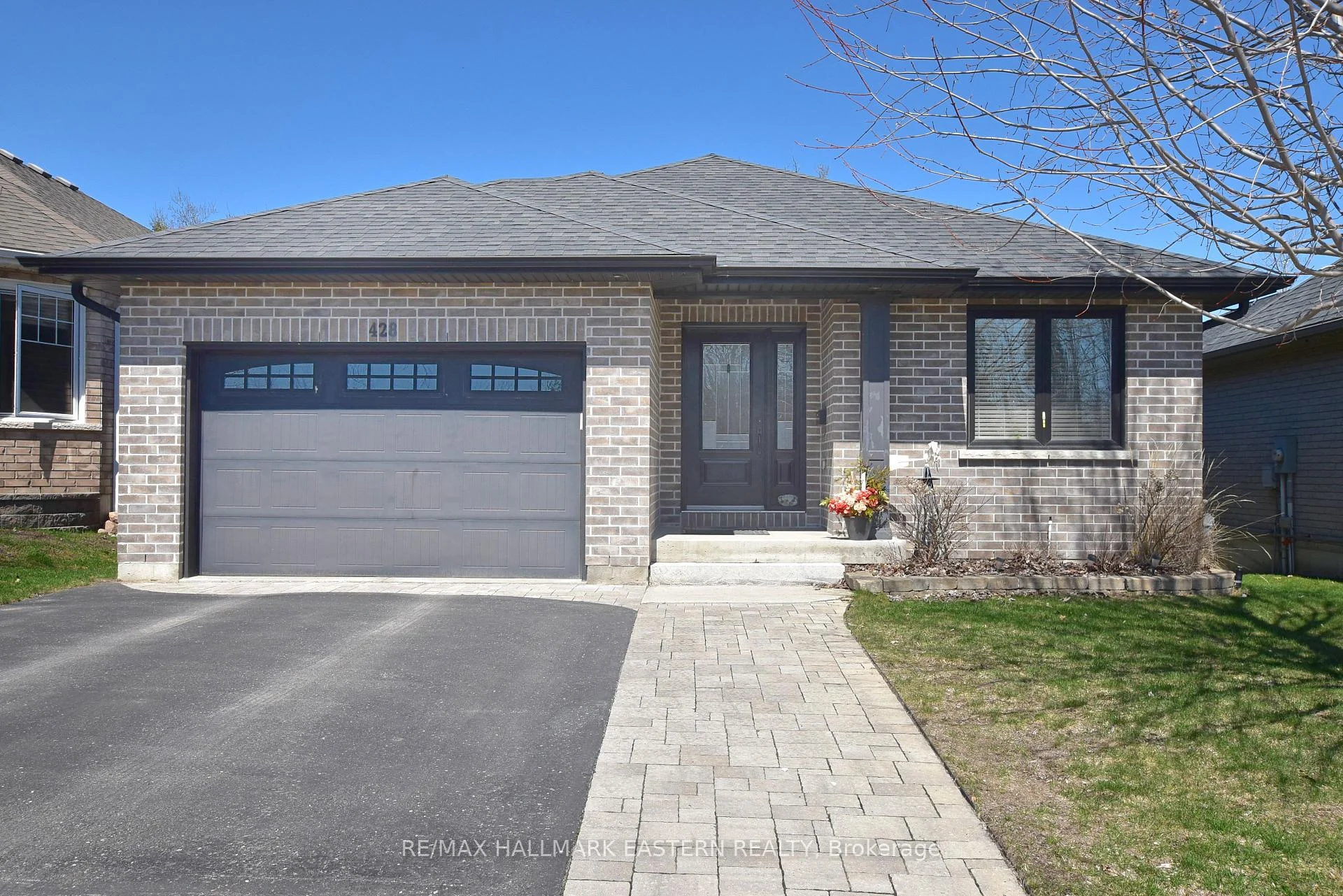 Photo 5 of 428 Raymond Street, Peterborough, Northcrest Ward 5 — HOMEH