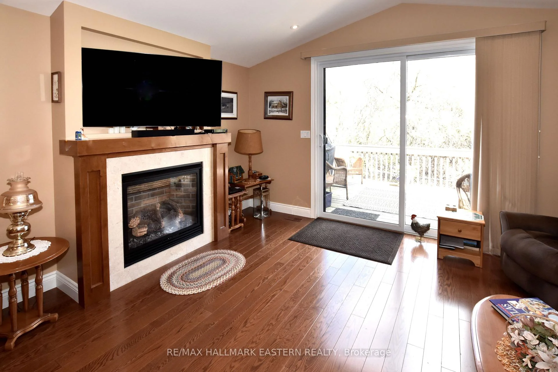 Photo 23 of 428 Raymond Street, Peterborough, Northcrest Ward 5 — HOMEH