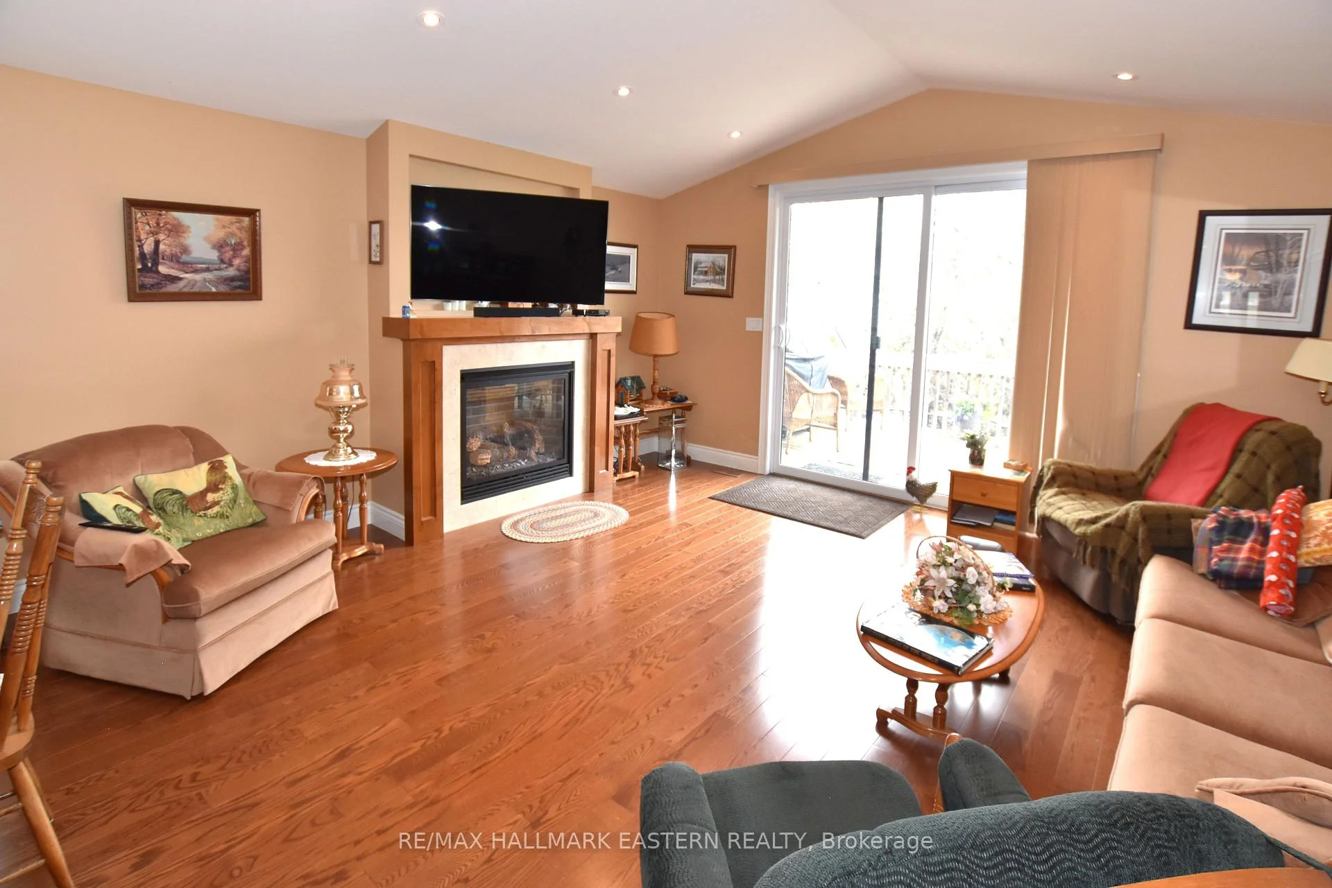 Photo 30 of 428 Raymond Street, Peterborough, Northcrest Ward 5 — HOMEH