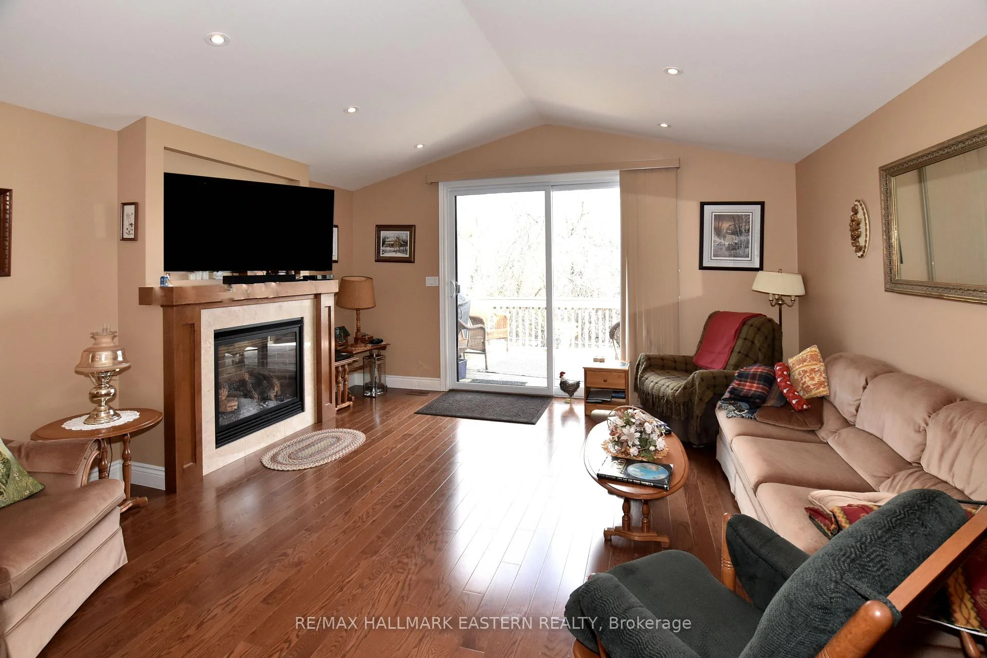 Photo 33 of 428 Raymond Street, Peterborough, Northcrest Ward 5 — HOMEH