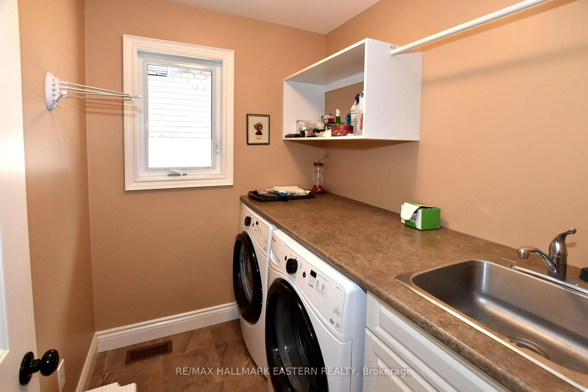 Photo 40 of 428 Raymond Street, Peterborough, Northcrest Ward 5 — HOMEH